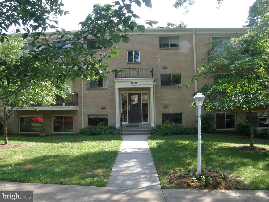 BEAUTIFULLY RENOVATED 2BR 1BA WITH BALCONY ON MIDDLE LEVEL. COMPLETELY UPDATED KITCHEN AND BATHROOM. THERMAL WINDOWS. REPLACED HVAC UNIT. WOOD FLOORS IN LIVING, DINING AND FOYER. POPULAR COMMUNITY. WALK TO GROSVENOR METRO ON THE RED LINE WITH FULL RUSH HOUR SERVICE. NEAR NIH & WALTER REED BETHESDA MEDICAL.  RENT INCLUDES UTILITIES (HEAT, AC, ELECTRIC, GAS, W&S) AND AMENITIES (POOLS, TENNIS, BALL FIELD, CLUBHOUSES, PICNIC AREA WITH GRILLS, PLAYGORIUND). PARKING IS ALSO INCLUDED IN THE RENT.