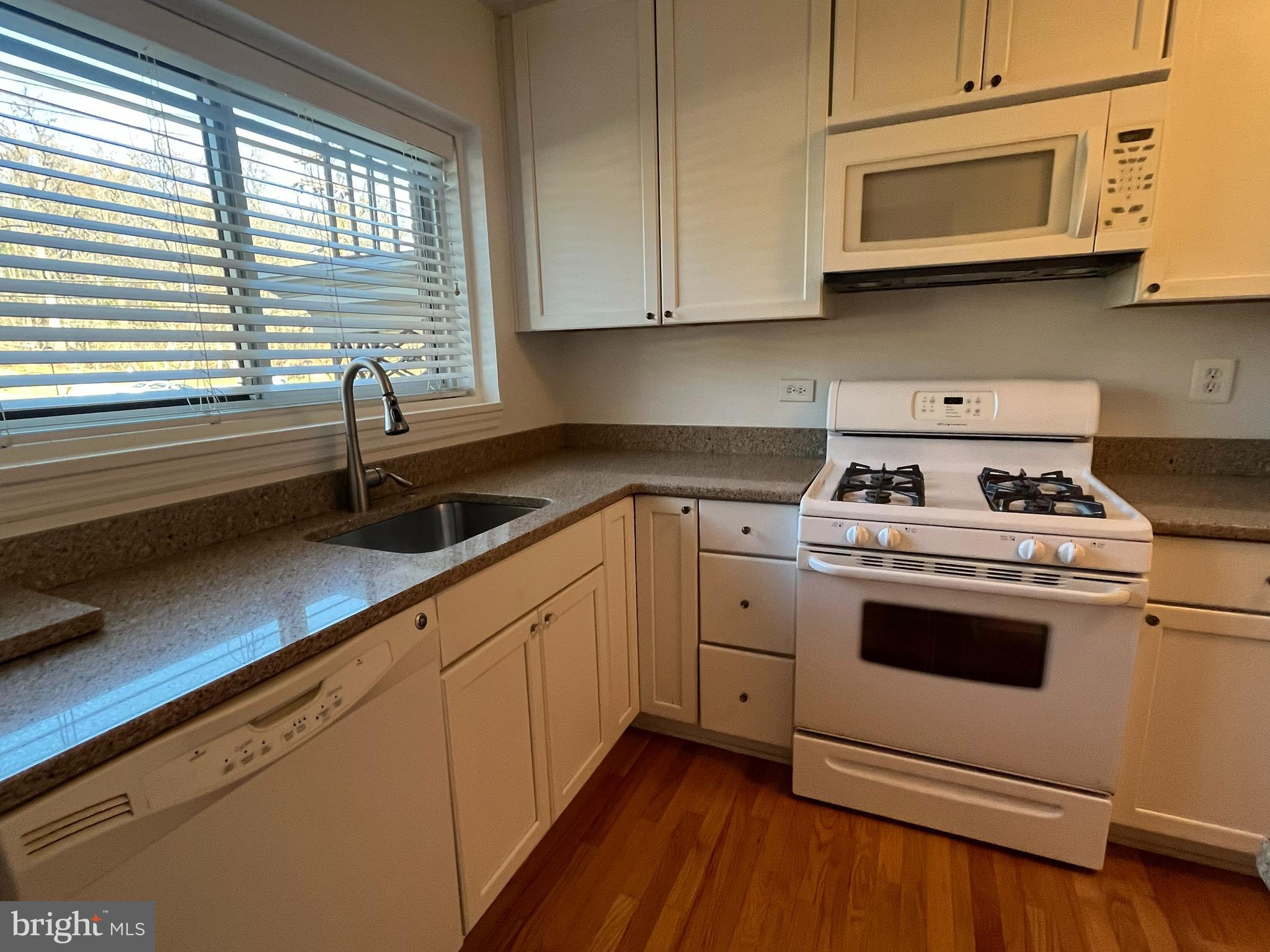 PARKSIDE CONDOMINIUMS - Residential Lease