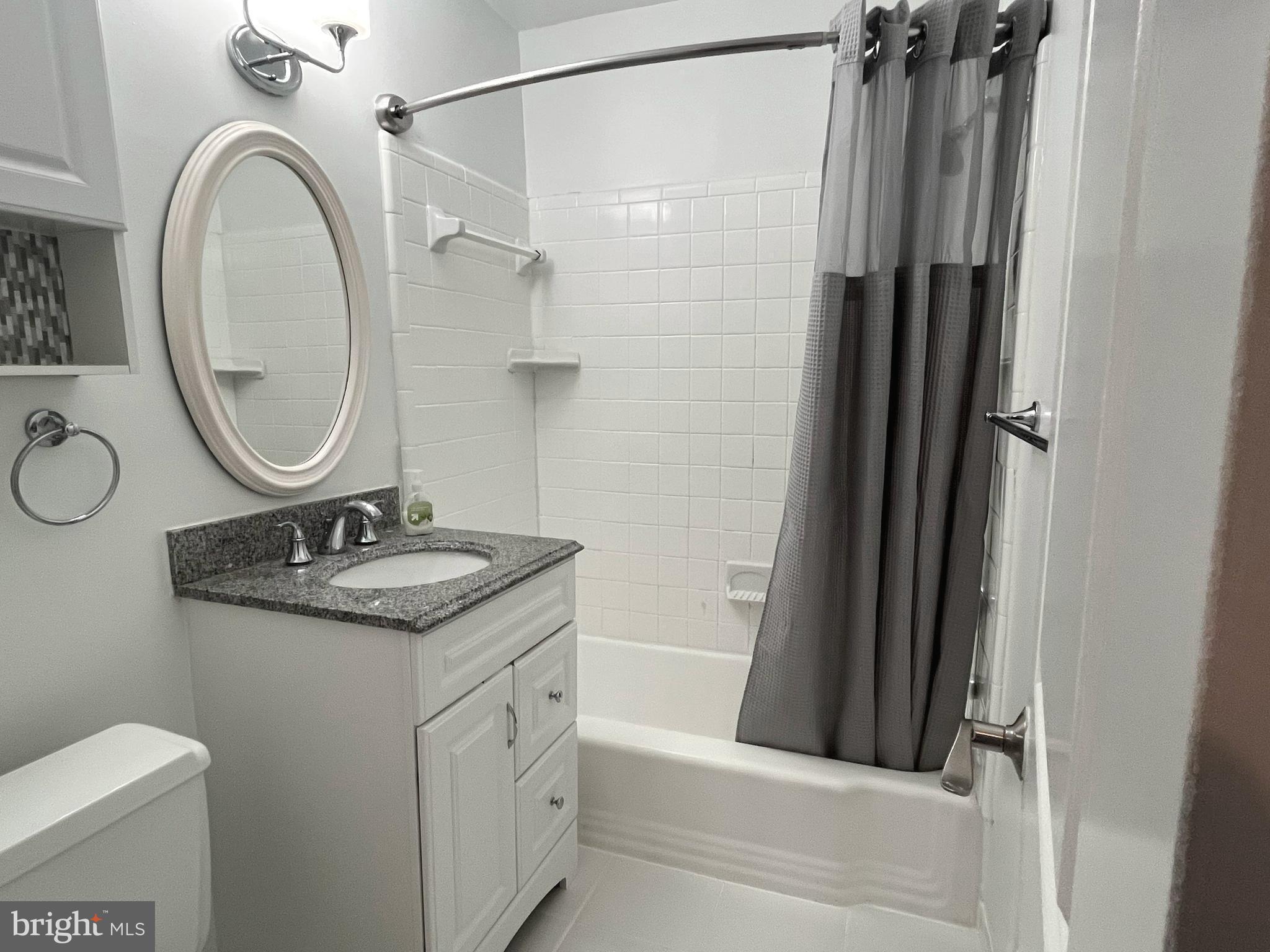 PARKSIDE CONDOMINIUMS - Residential Lease