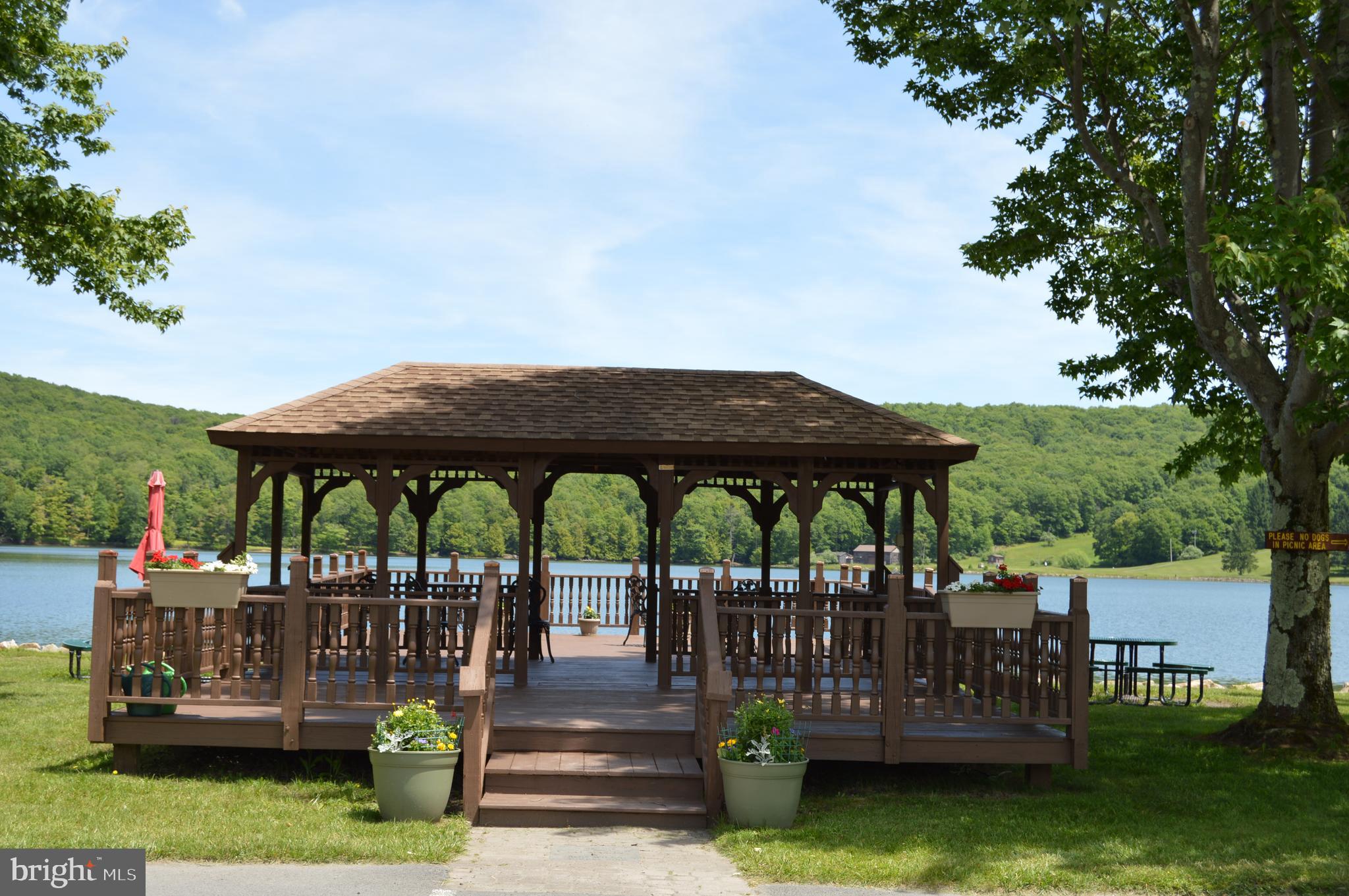 ALPINE LAKE  RESORT - Land