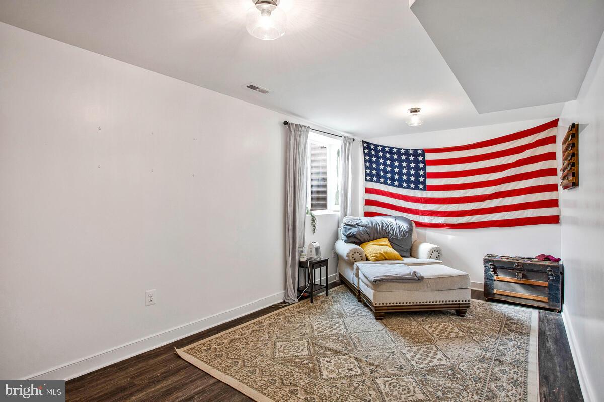 LAKE KARYLBROOK - Residential