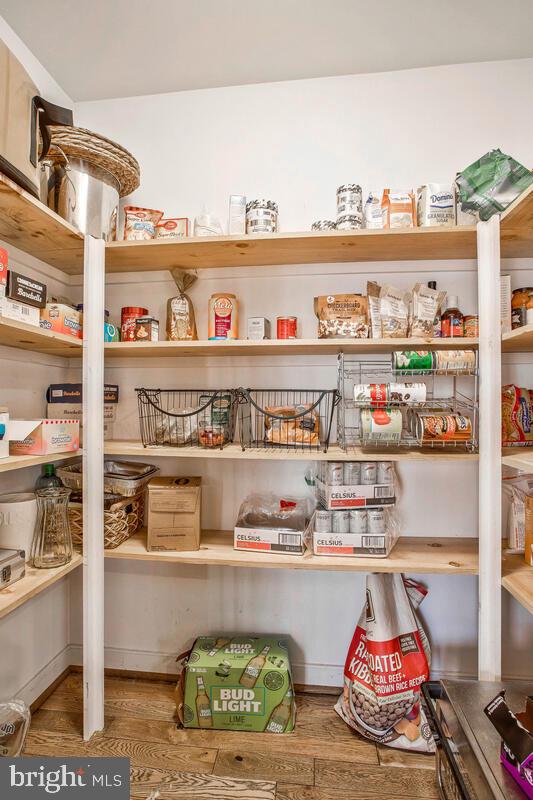 LAKE KARYLBROOK - Residential