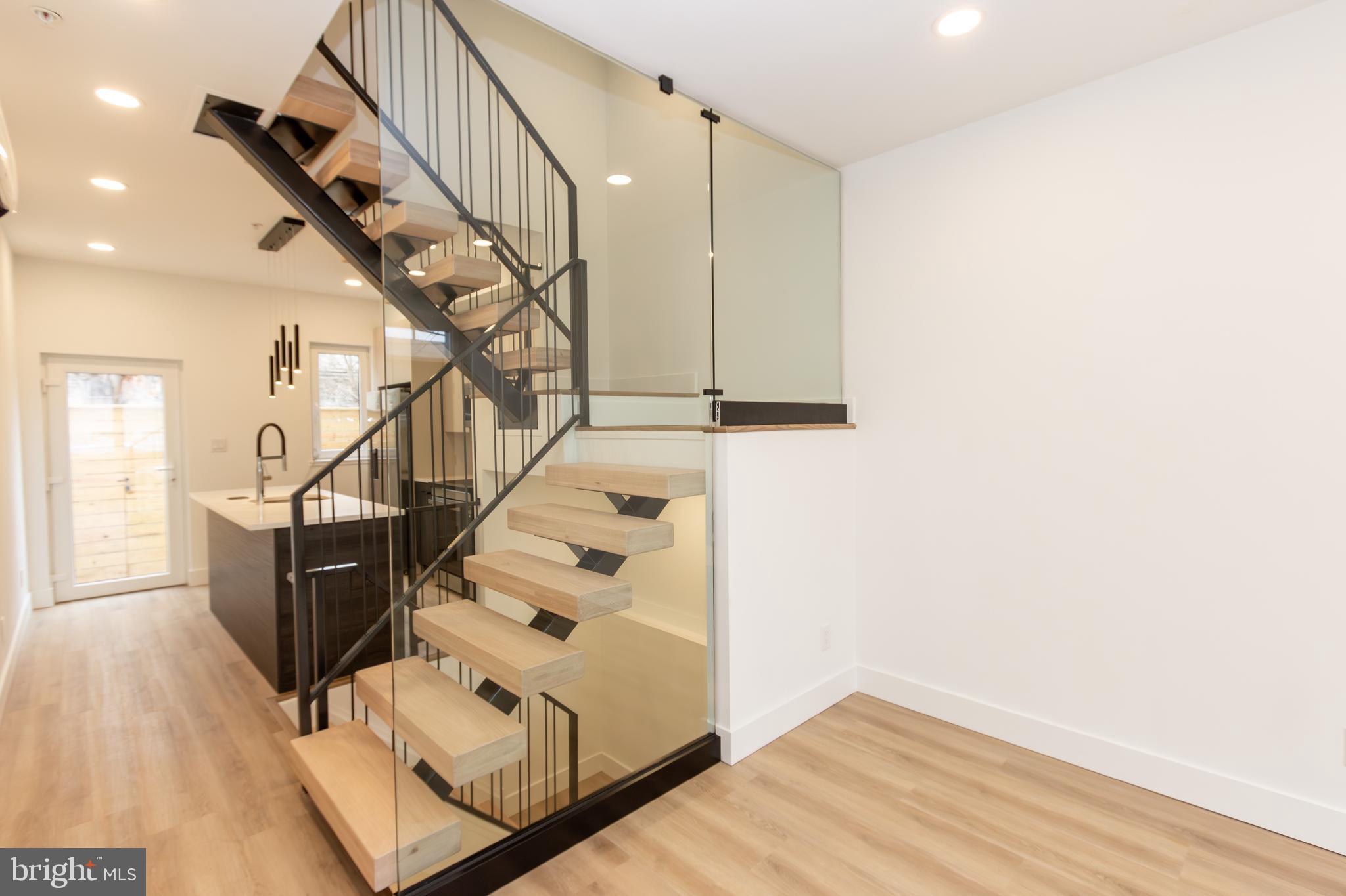 OLDE KENSINGTON - Residential Lease