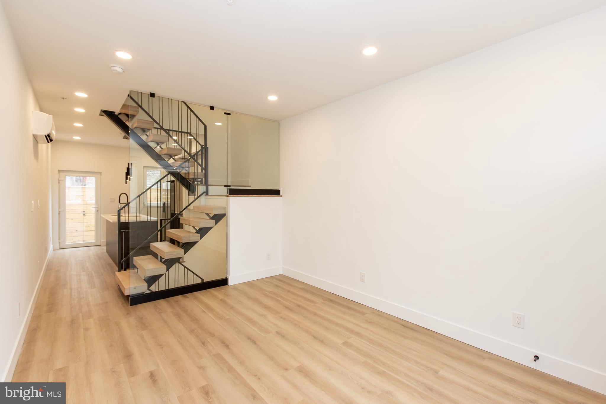 OLDE KENSINGTON - Residential Lease