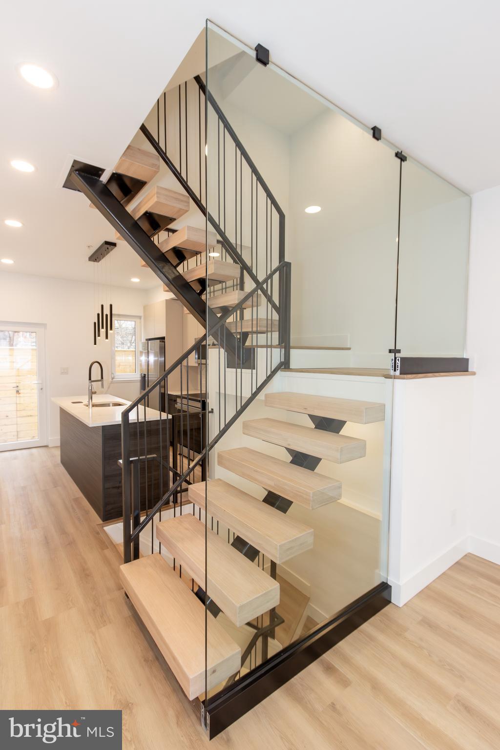 OLDE KENSINGTON - Residential Lease