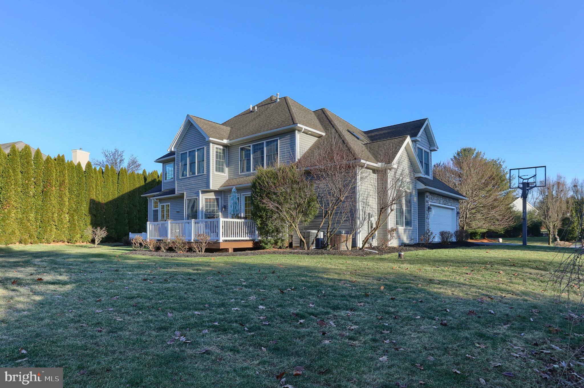 COUNTRY CLUB VIEW - Residential