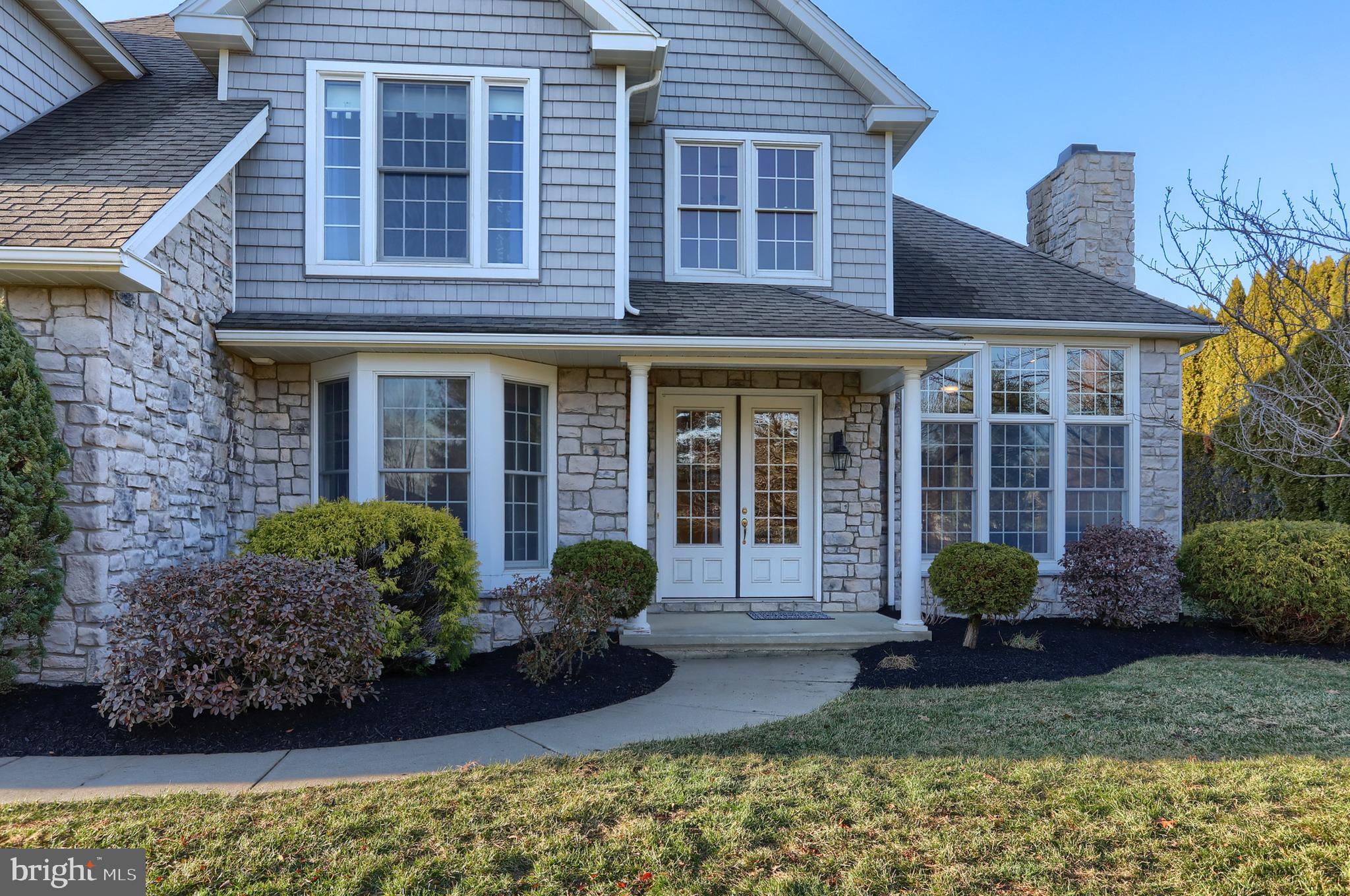 COUNTRY CLUB VIEW - Residential