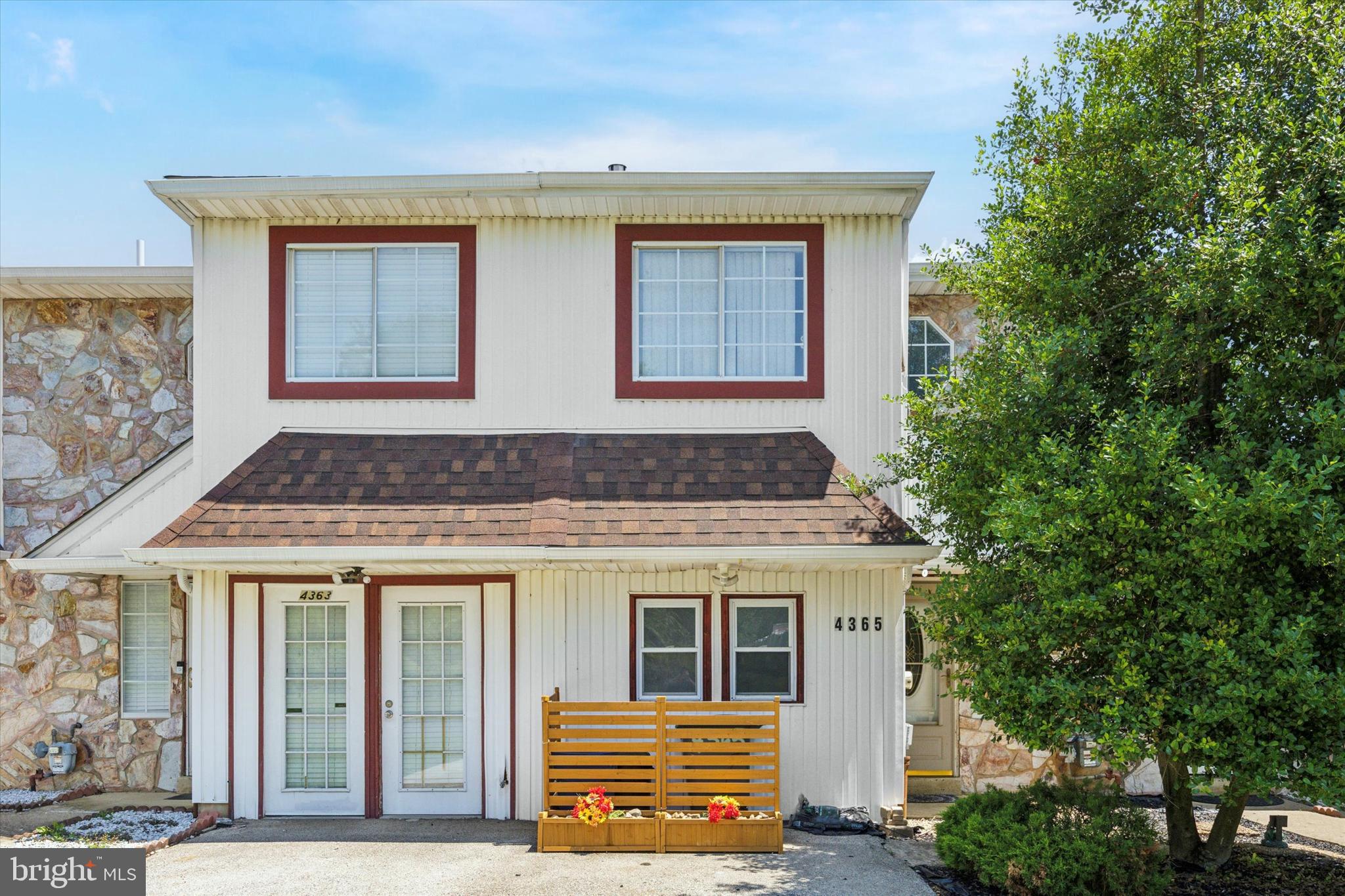 Don’t miss out on this opportunity to live in one of the City’s most desired zip codes…19154 for under $330,000! 3BR/2.5 Bath home with a bonus room/office on the first floor. Large fenced in yard with a shed, gazebo and hot tub. Fresh Neutral paint throughout the home. Newer HVAC, newer appliances, wood burning fire place. Large master bedroom with master bath. This home just needs some finishing touches. HOA Fees are $105/quarter. The last 4 pictures of the listing are virtually staged.
This home is in close distance to several public, private and charter schools, many restaurants and amenities, parks and recreation centers, and supermarkets. A variety of public transportation options (including the Cornwells Heights Regional Rail Stations) and I-95, Route 1, Turnpike and the bridges to NJ are all in close proximity.
