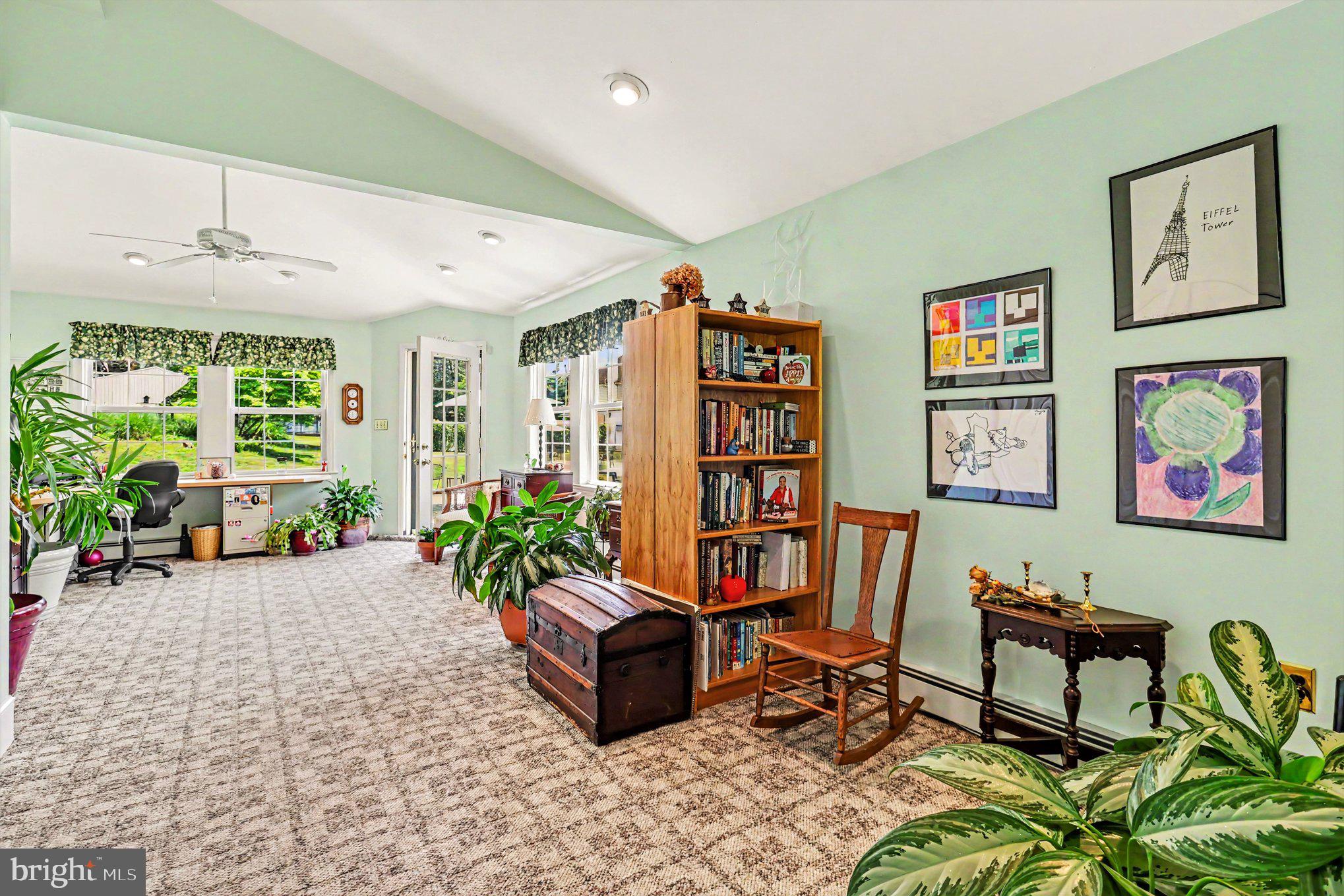 HILLSIDE MANOR - Residential