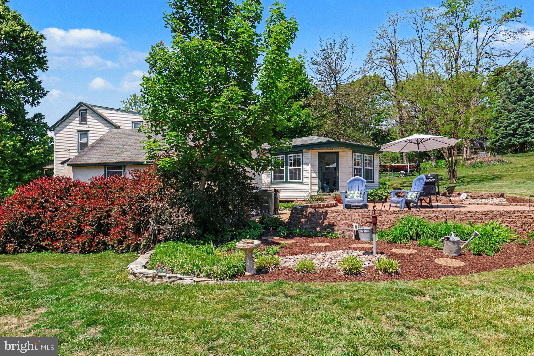 HILLSIDE MANOR - Residential