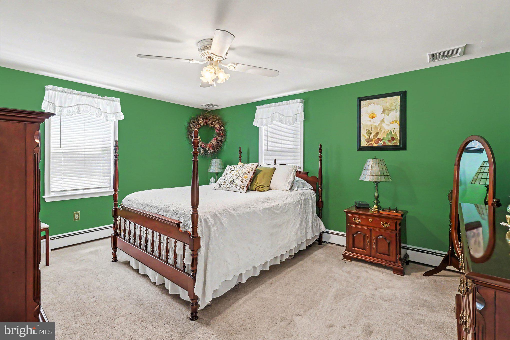 HILLSIDE MANOR - Residential