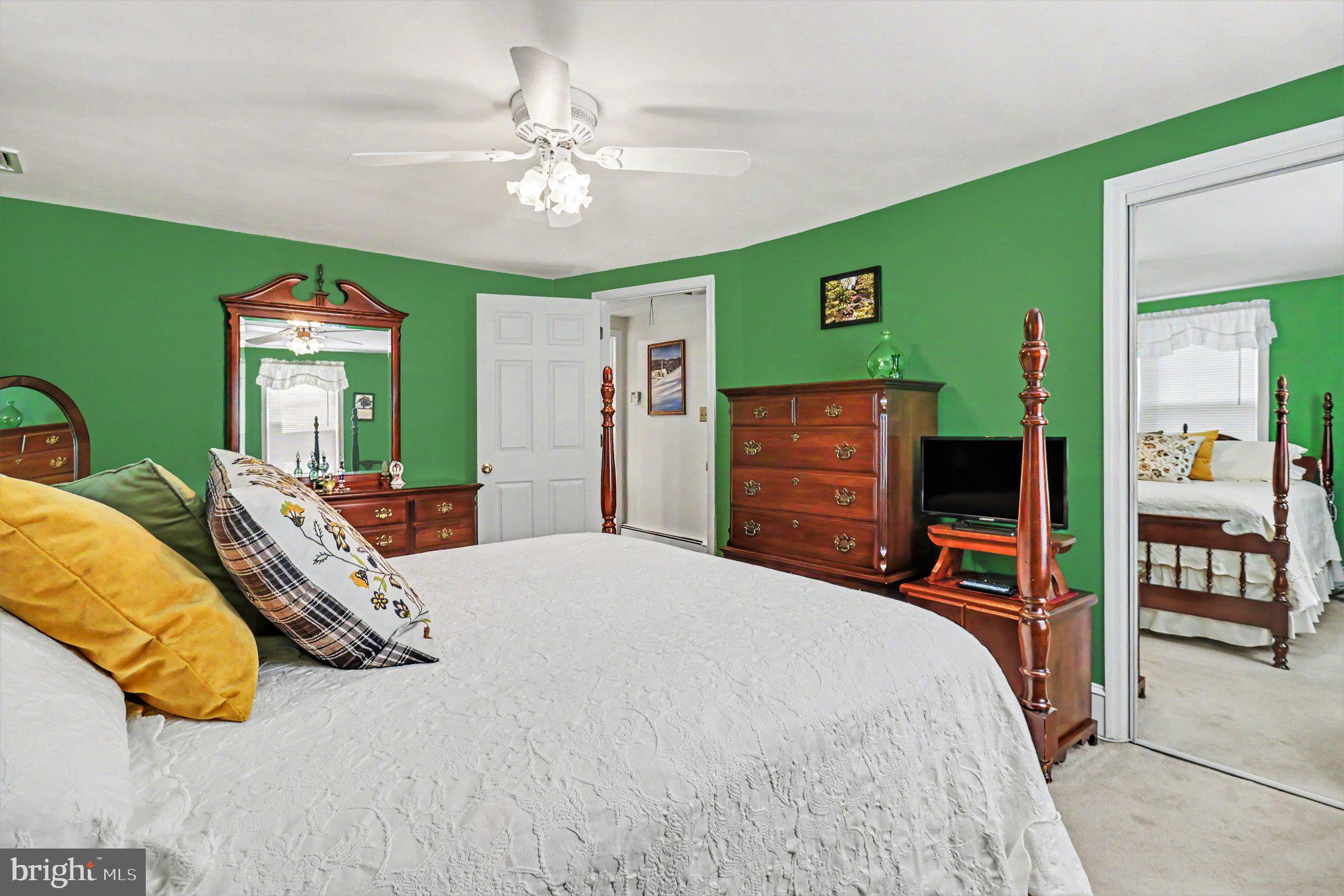 HILLSIDE MANOR - Residential