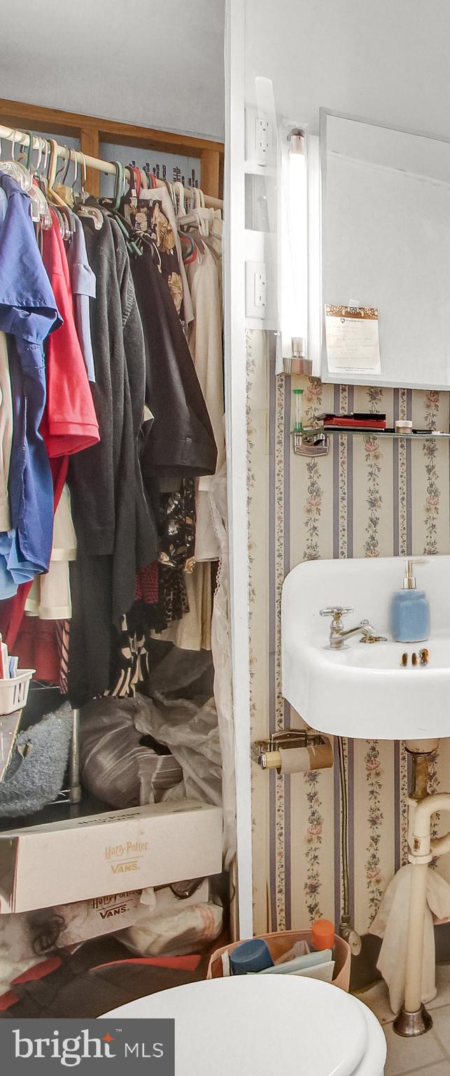 HISTORIC COLUMBIA - Residential Income