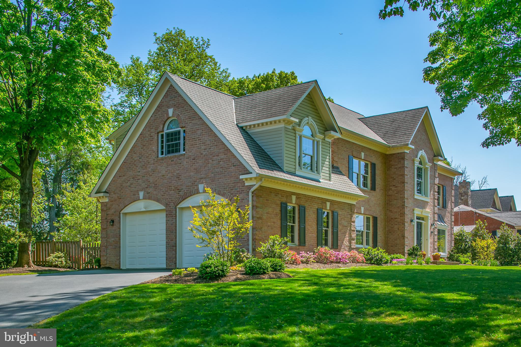 SALONA VILLAGE - Residential