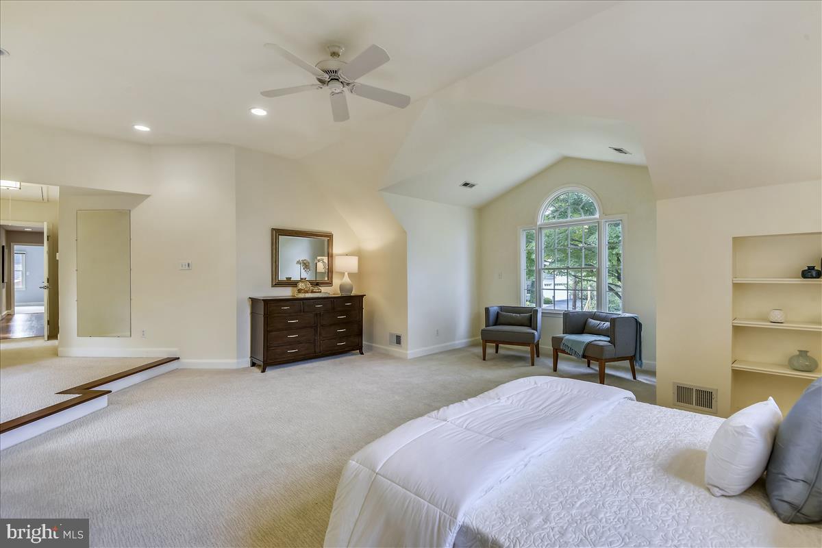 SALONA VILLAGE - Residential