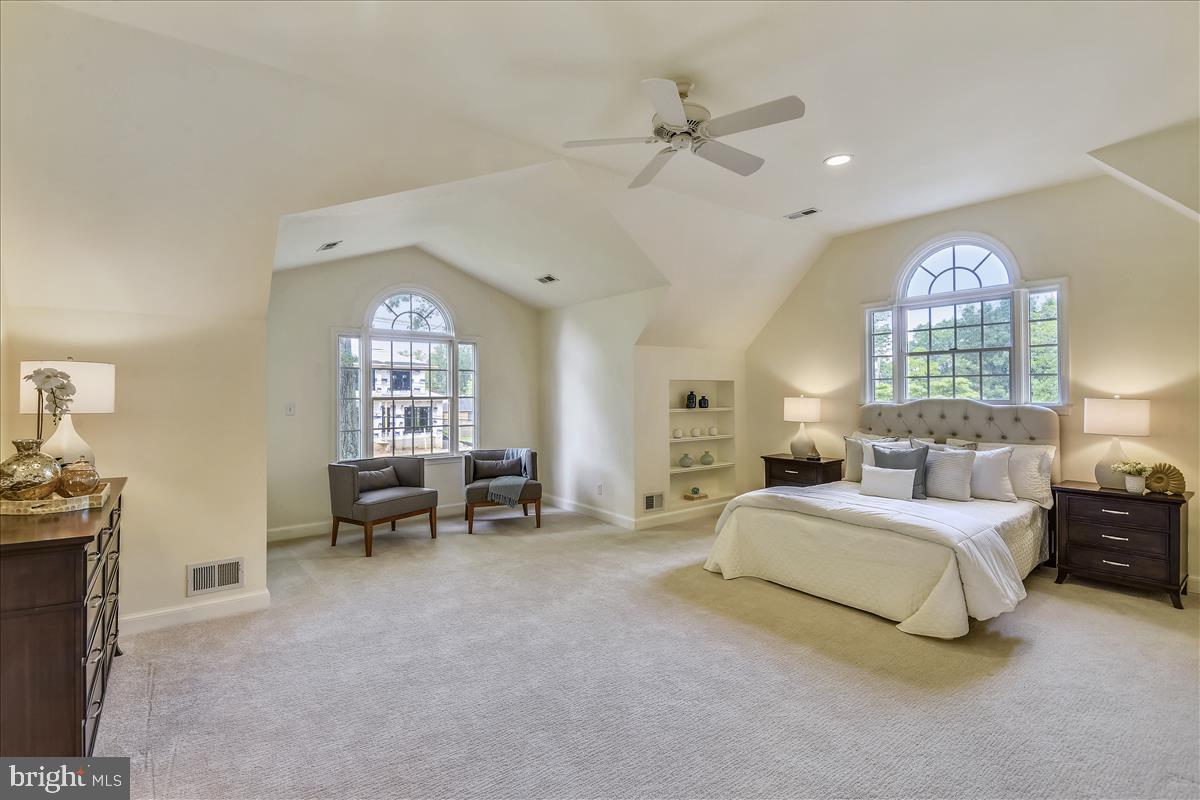 SALONA VILLAGE - Residential