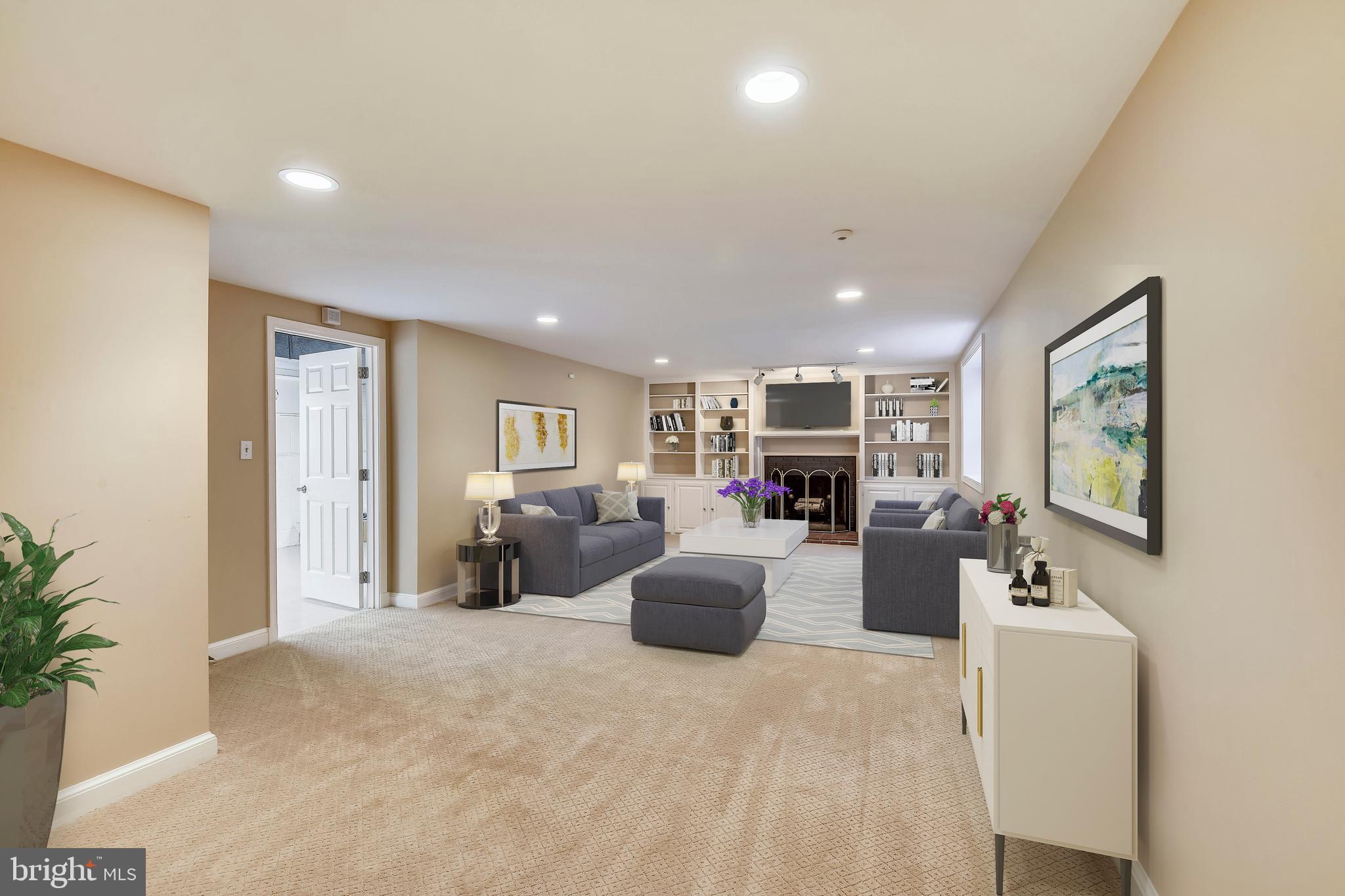 SALONA VILLAGE - Residential