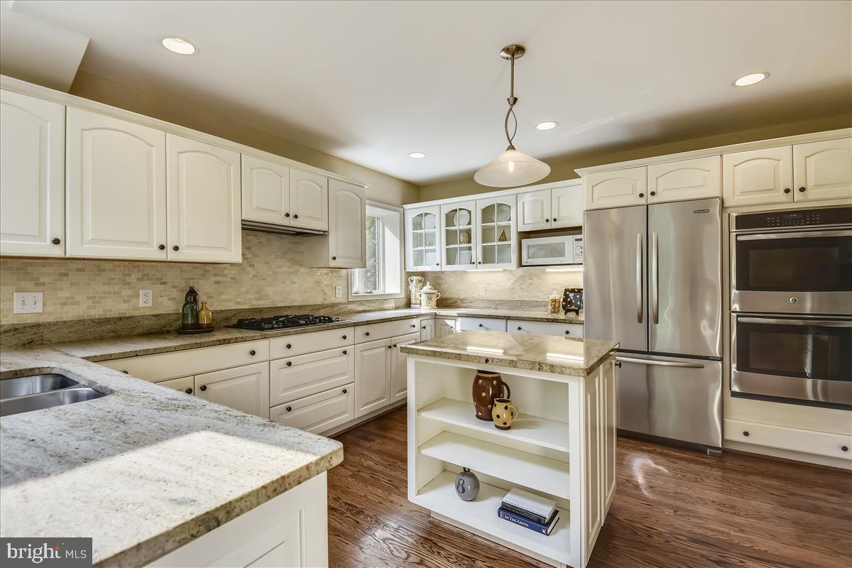 SALONA VILLAGE - Residential