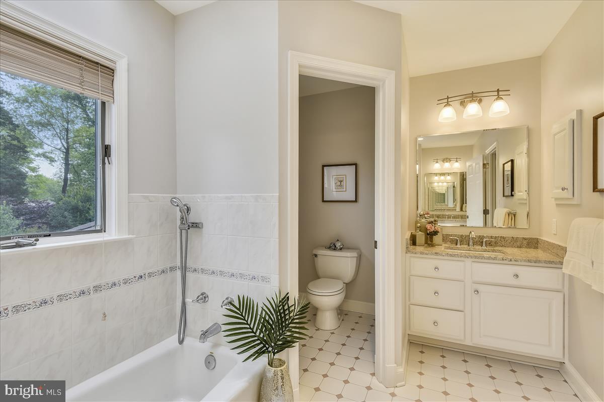 SALONA VILLAGE - Residential