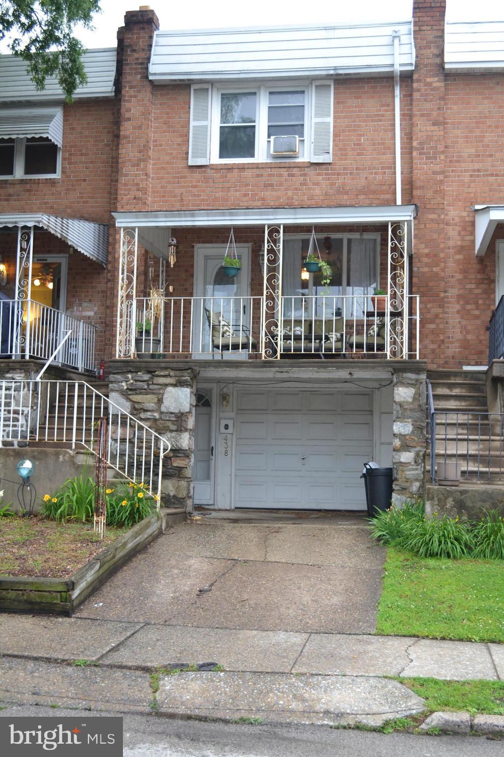 ROXBOROUGH - Residential