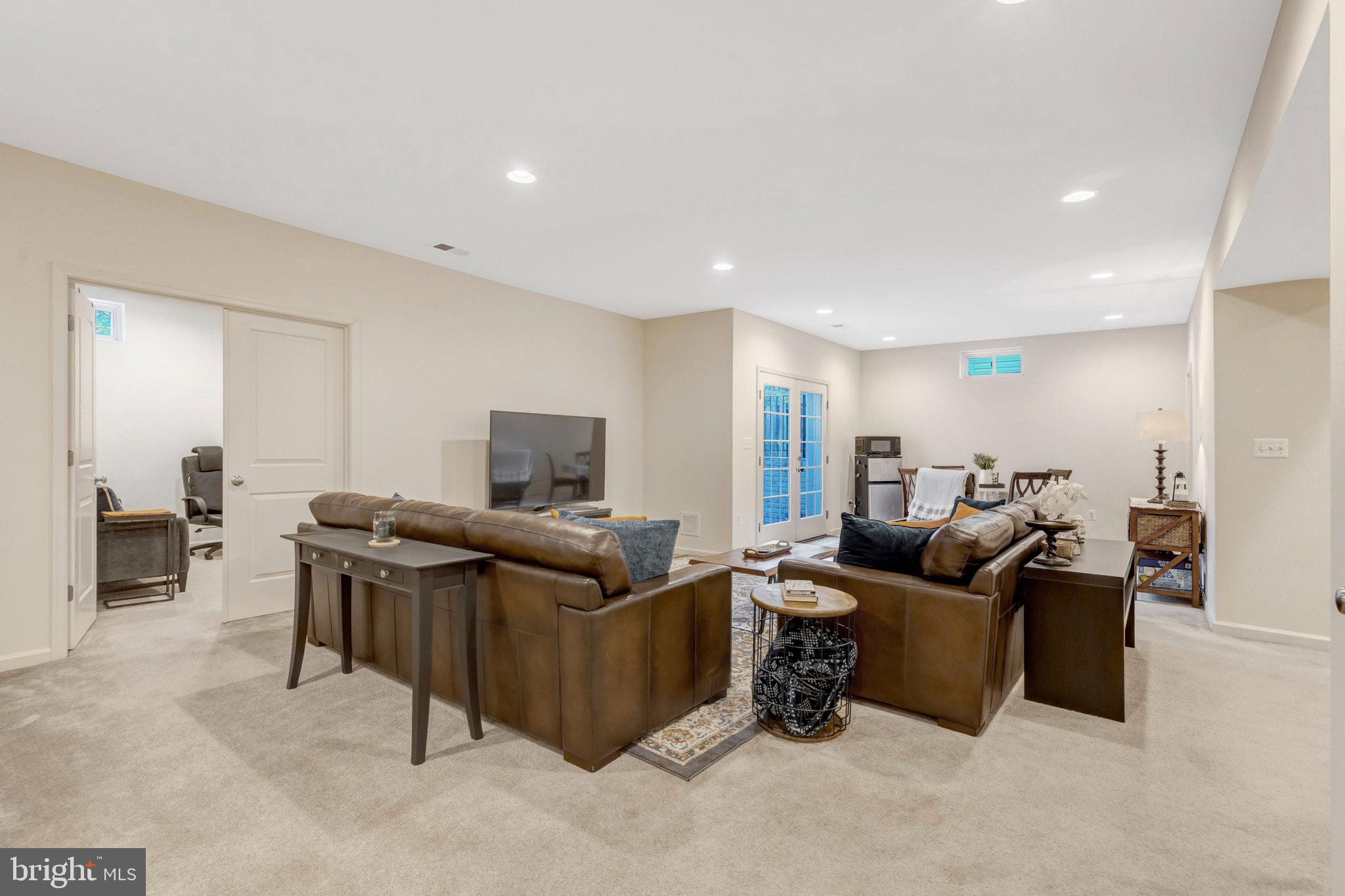 STRATSHIRE CROSSING - Residential