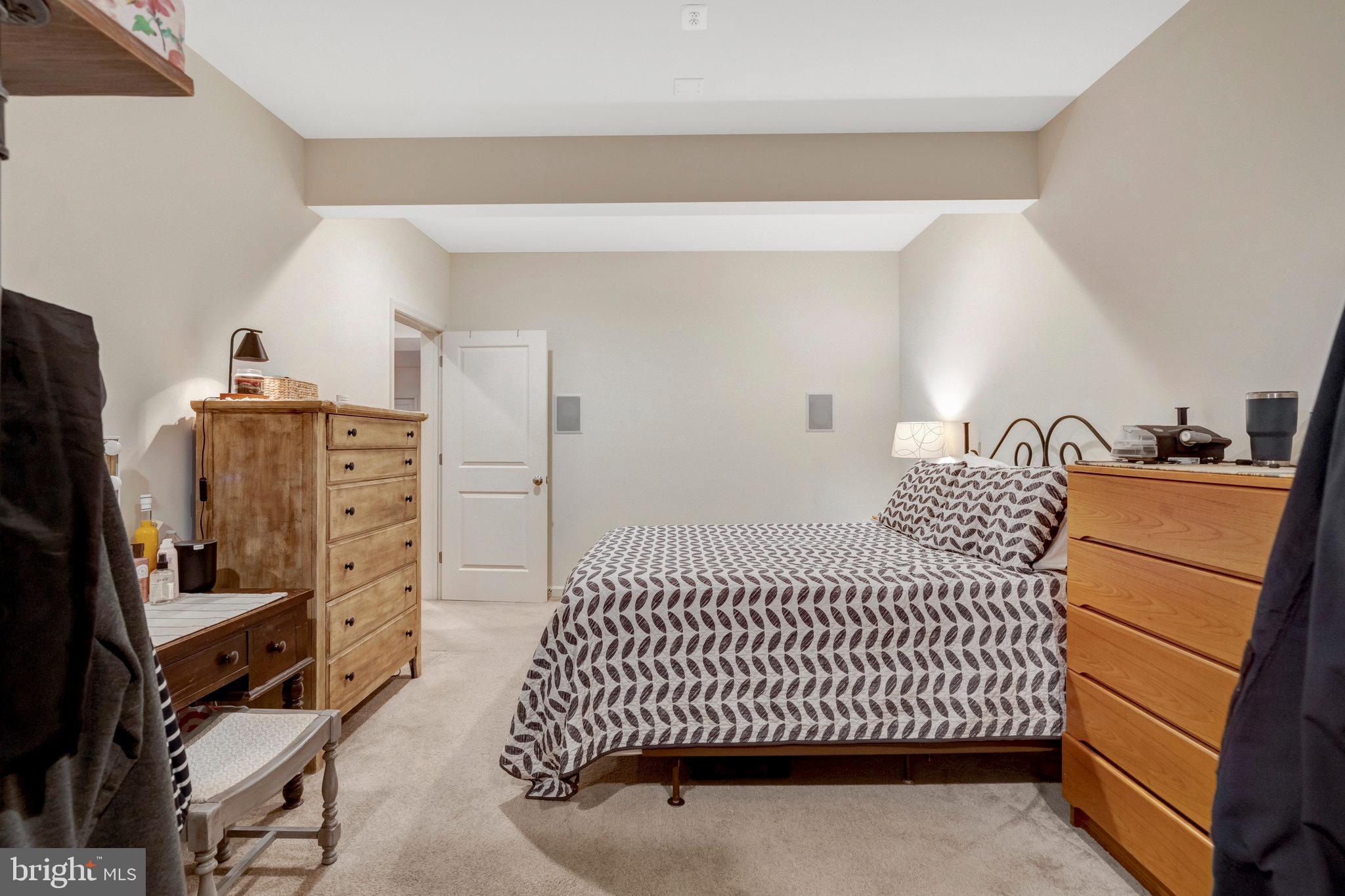 STRATSHIRE CROSSING - Residential