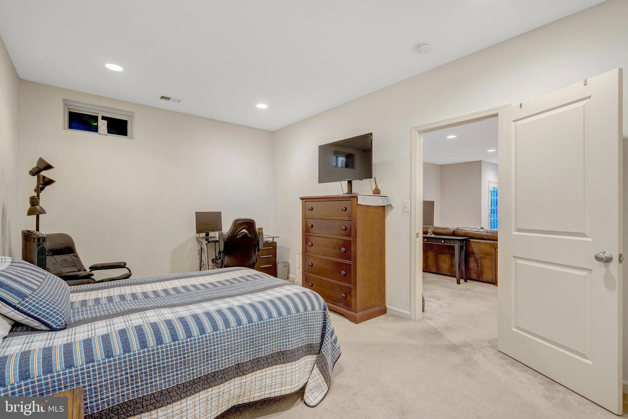 STRATSHIRE CROSSING - Residential