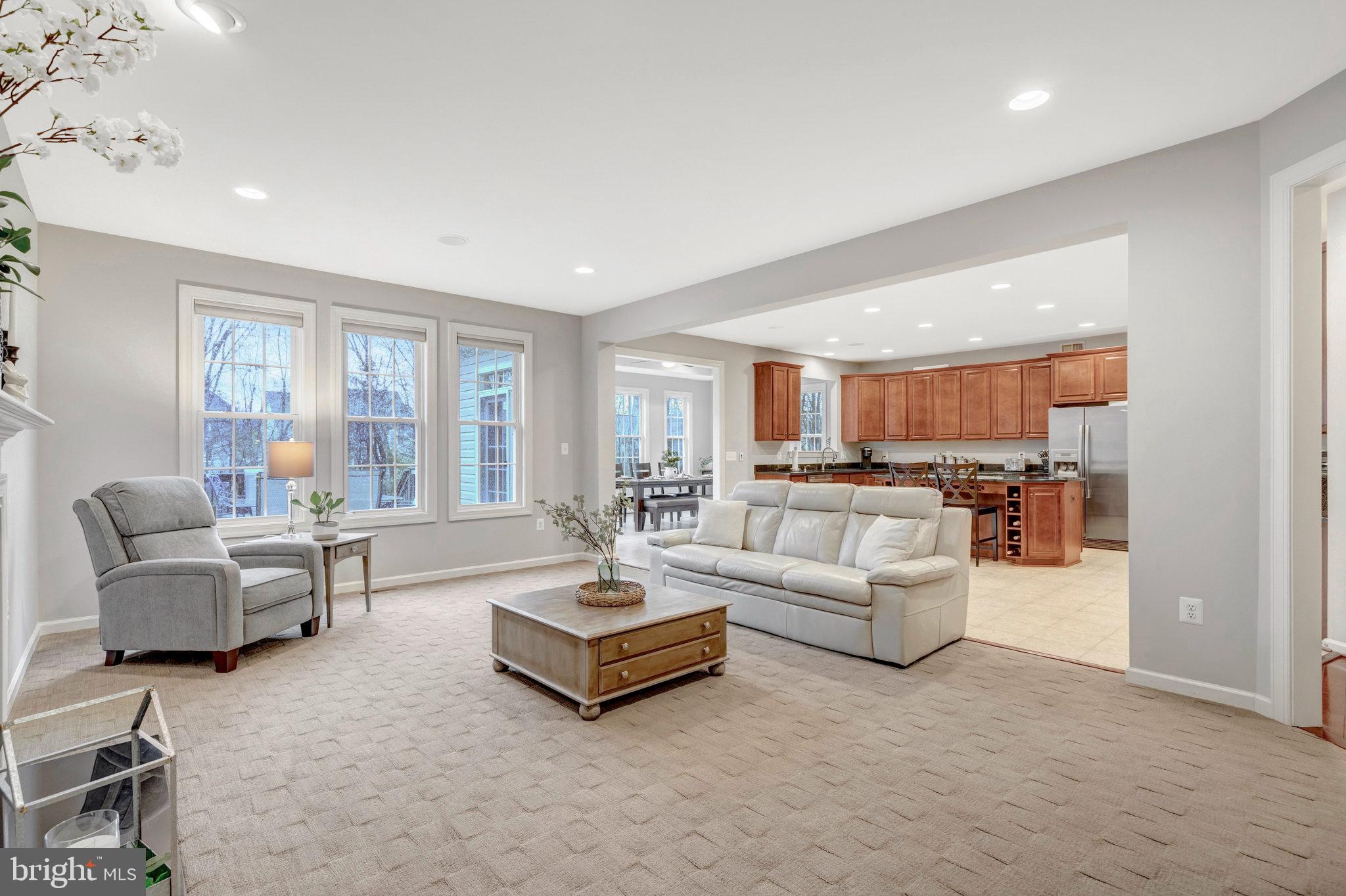 STRATSHIRE CROSSING - Residential