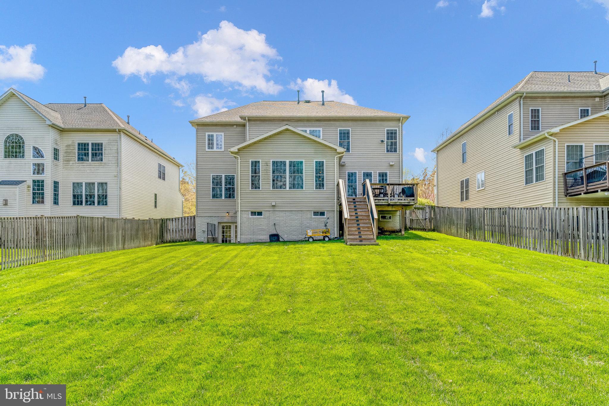 STRATSHIRE CROSSING - Residential