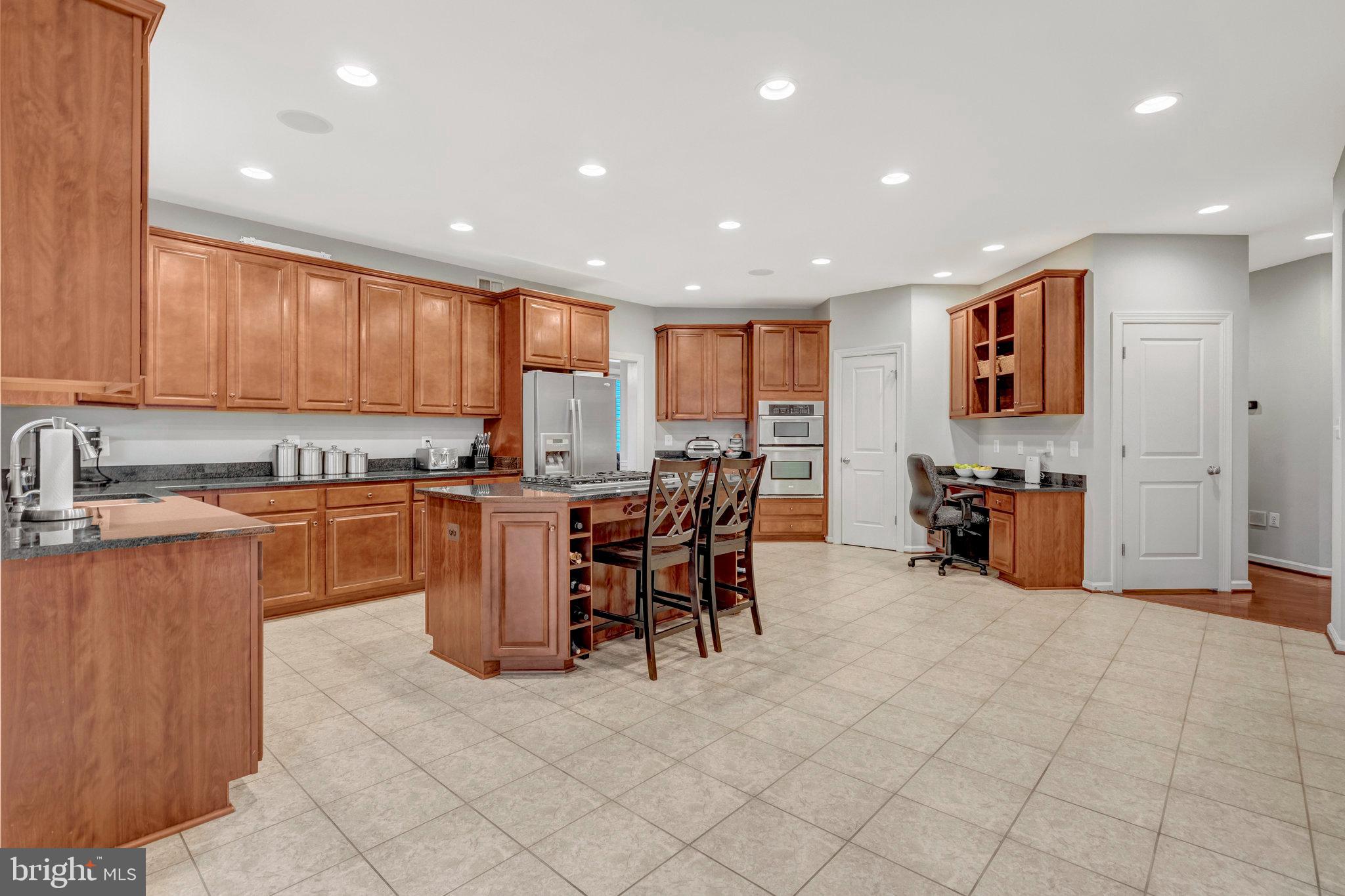 STRATSHIRE CROSSING - Residential