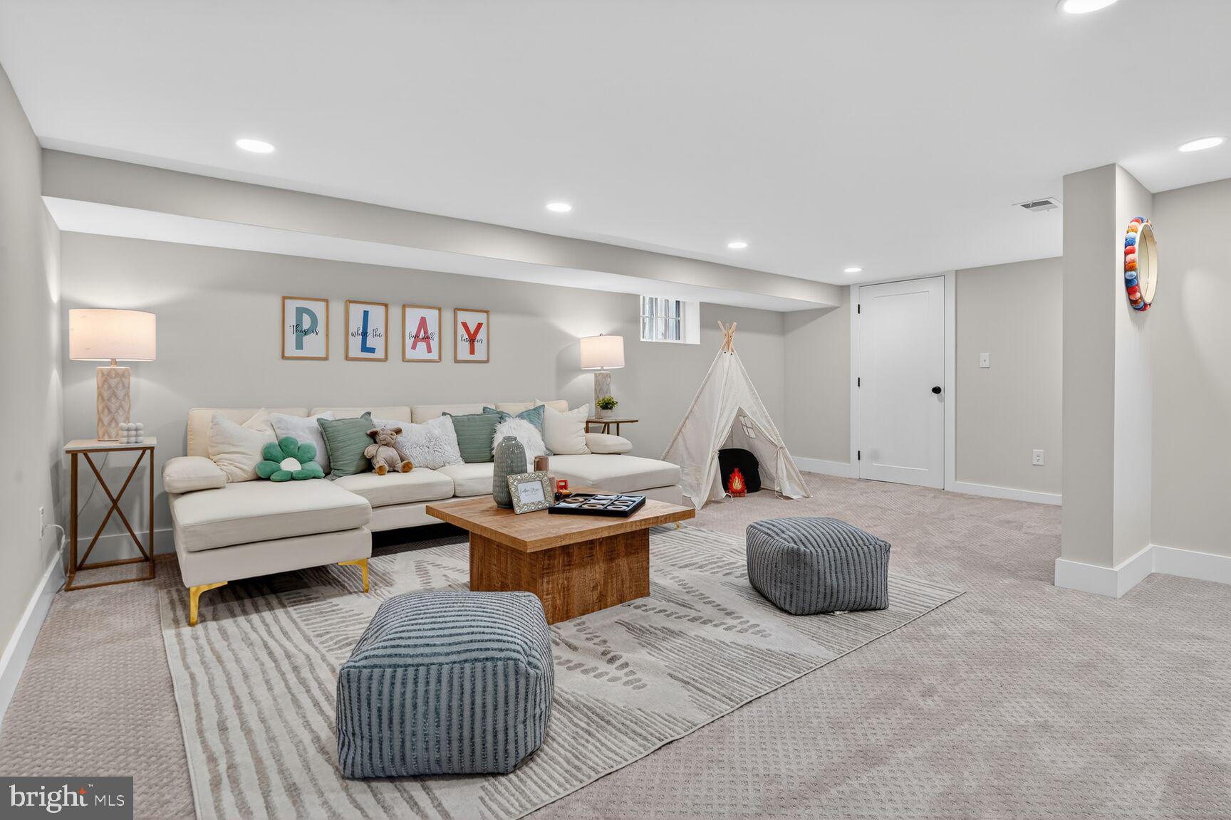 CLARENDON - Residential