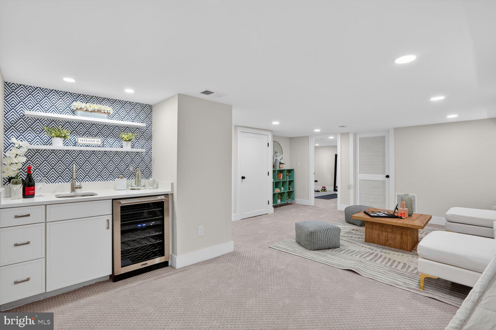 CLARENDON - Residential