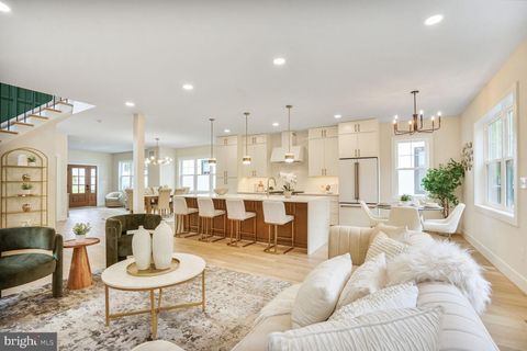 423 N CLEVELAND STREET ARLINGTON VA 22201