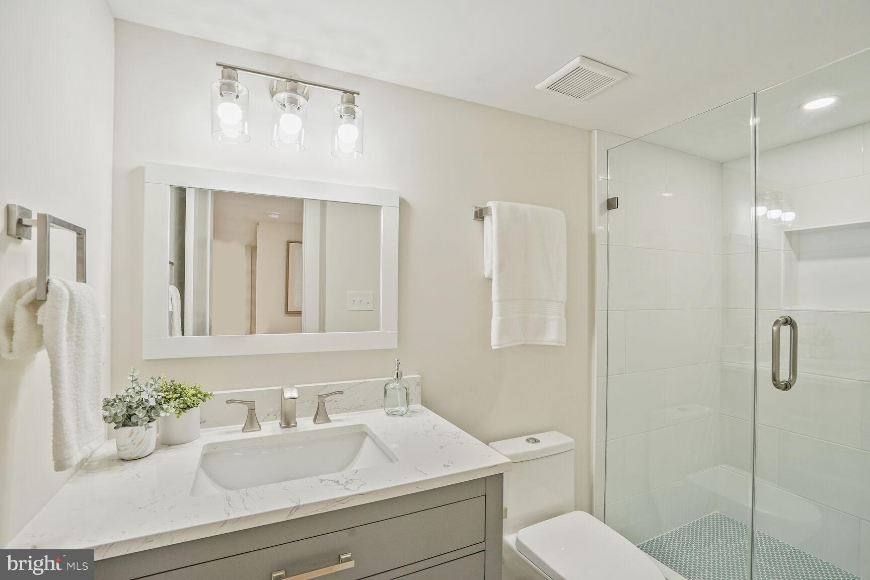 CLARENDON - Residential