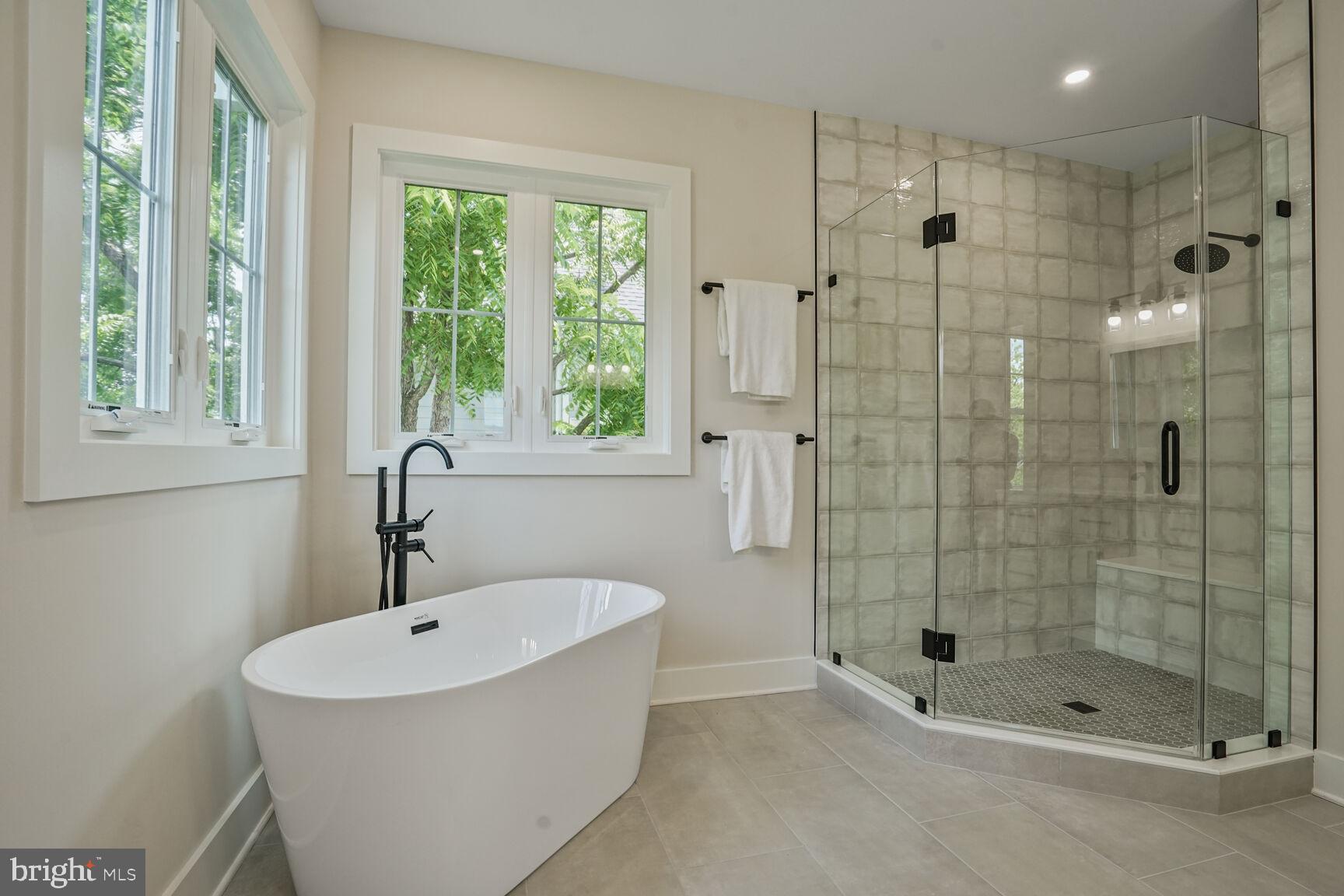 CLARENDON - Residential