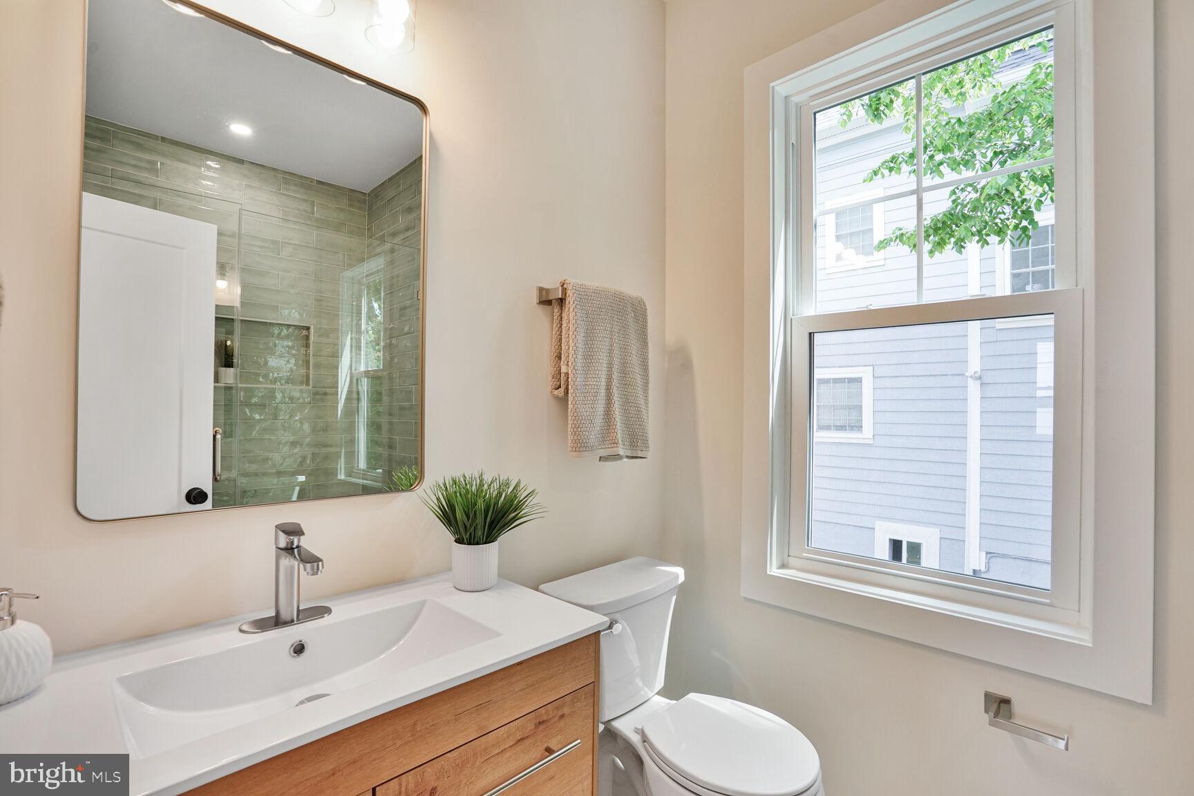 CLARENDON - Residential