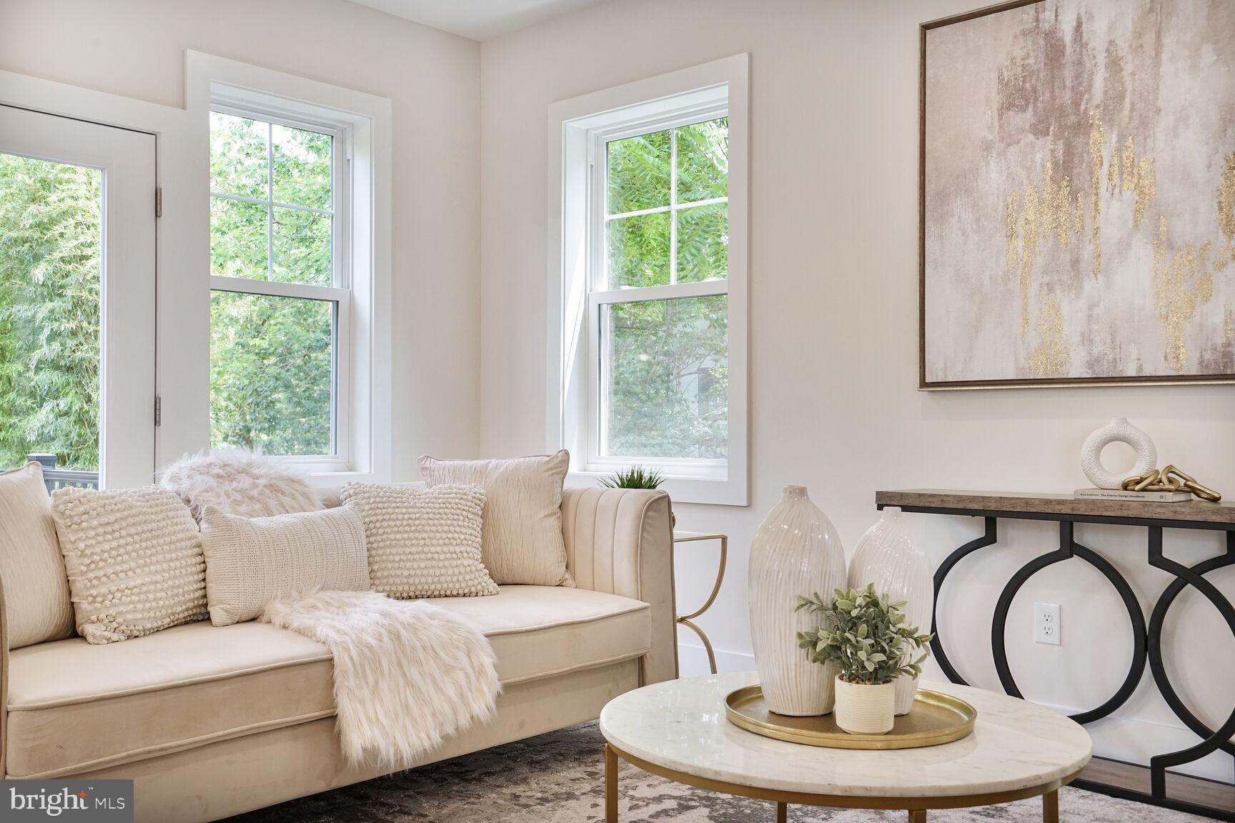 CLARENDON - Residential