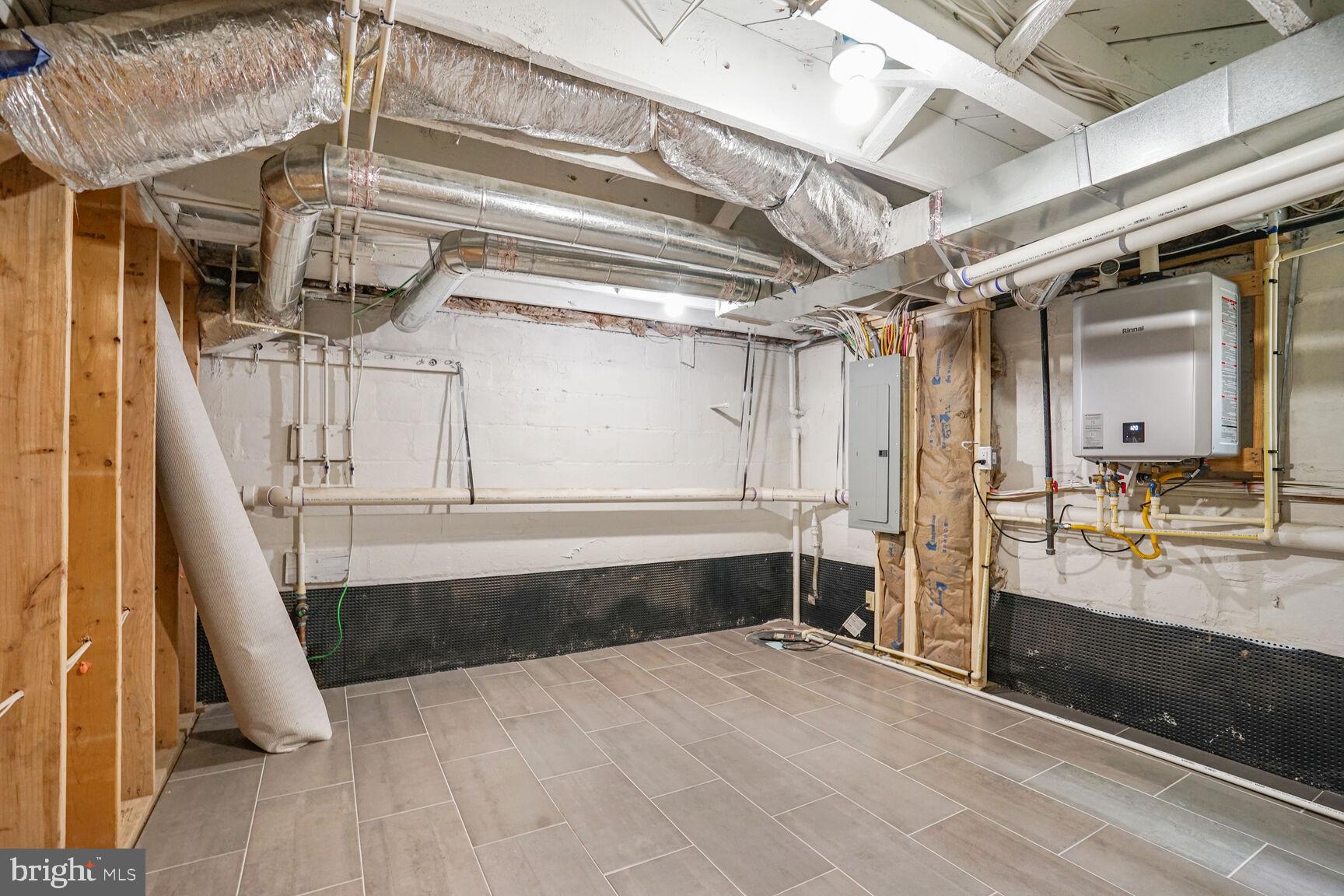 CLARENDON - Residential