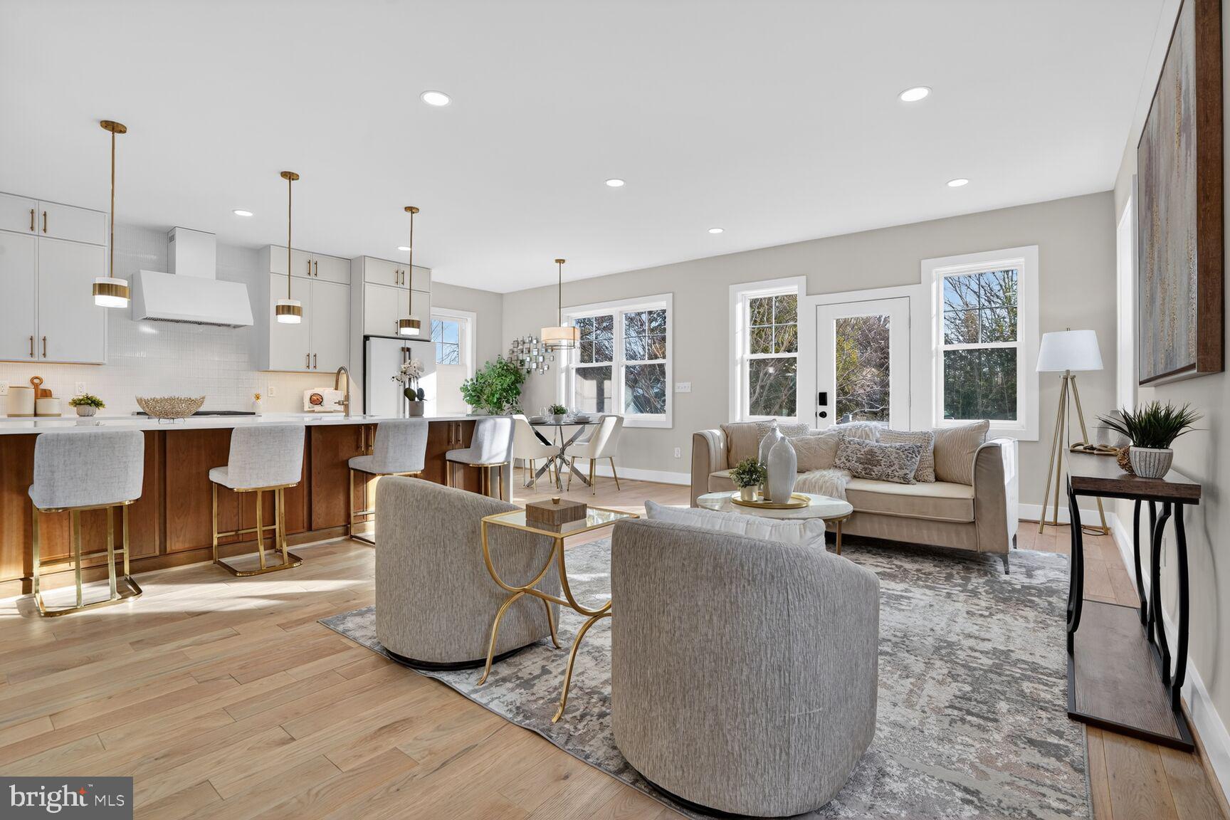 CLARENDON - Residential