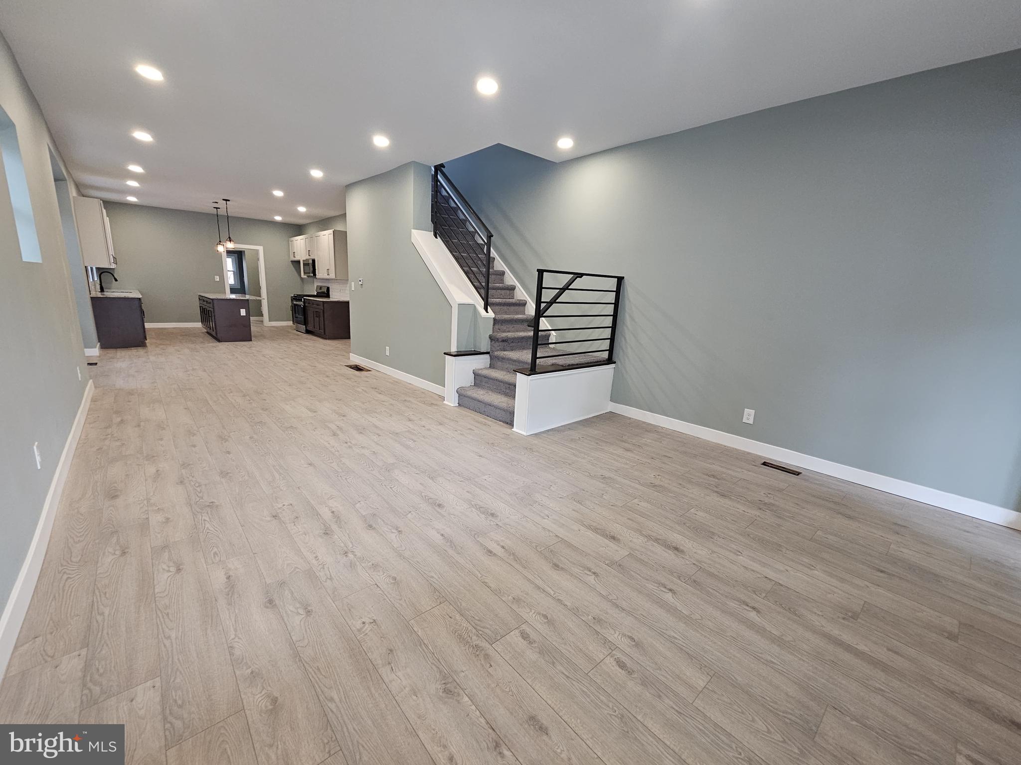 1603 W RUSCOMB STREET