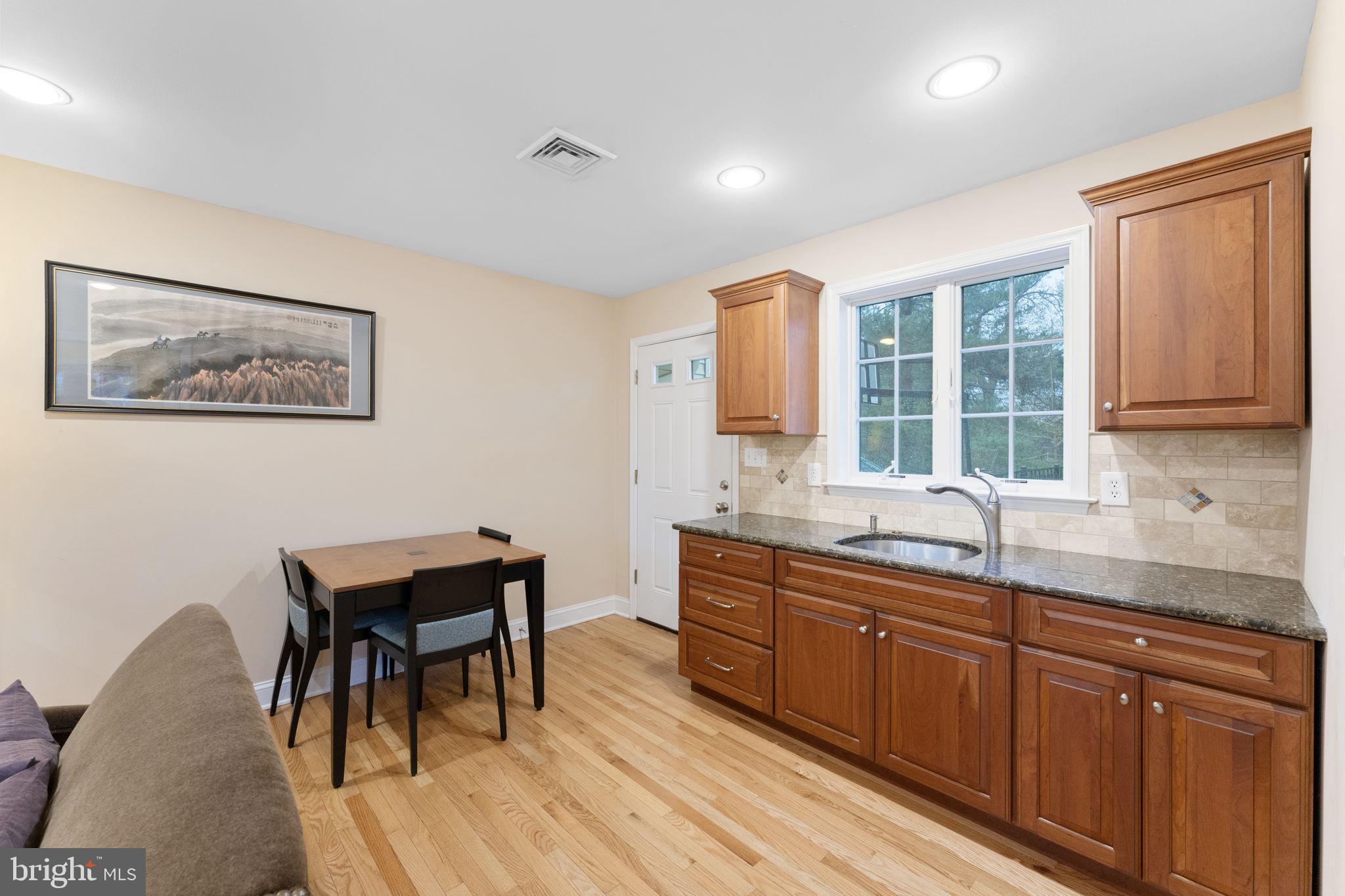 MAPLE GLEN - Residential