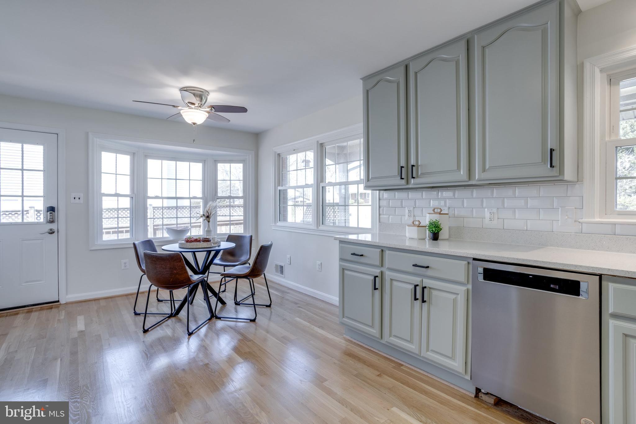 COUNTRY CLUB VIEW - Residential