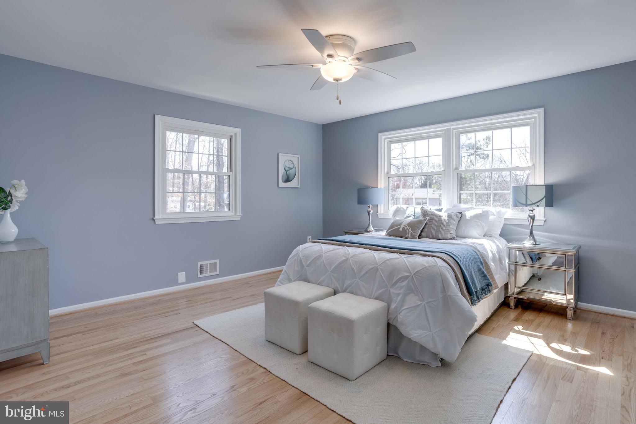 COUNTRY CLUB VIEW - Residential