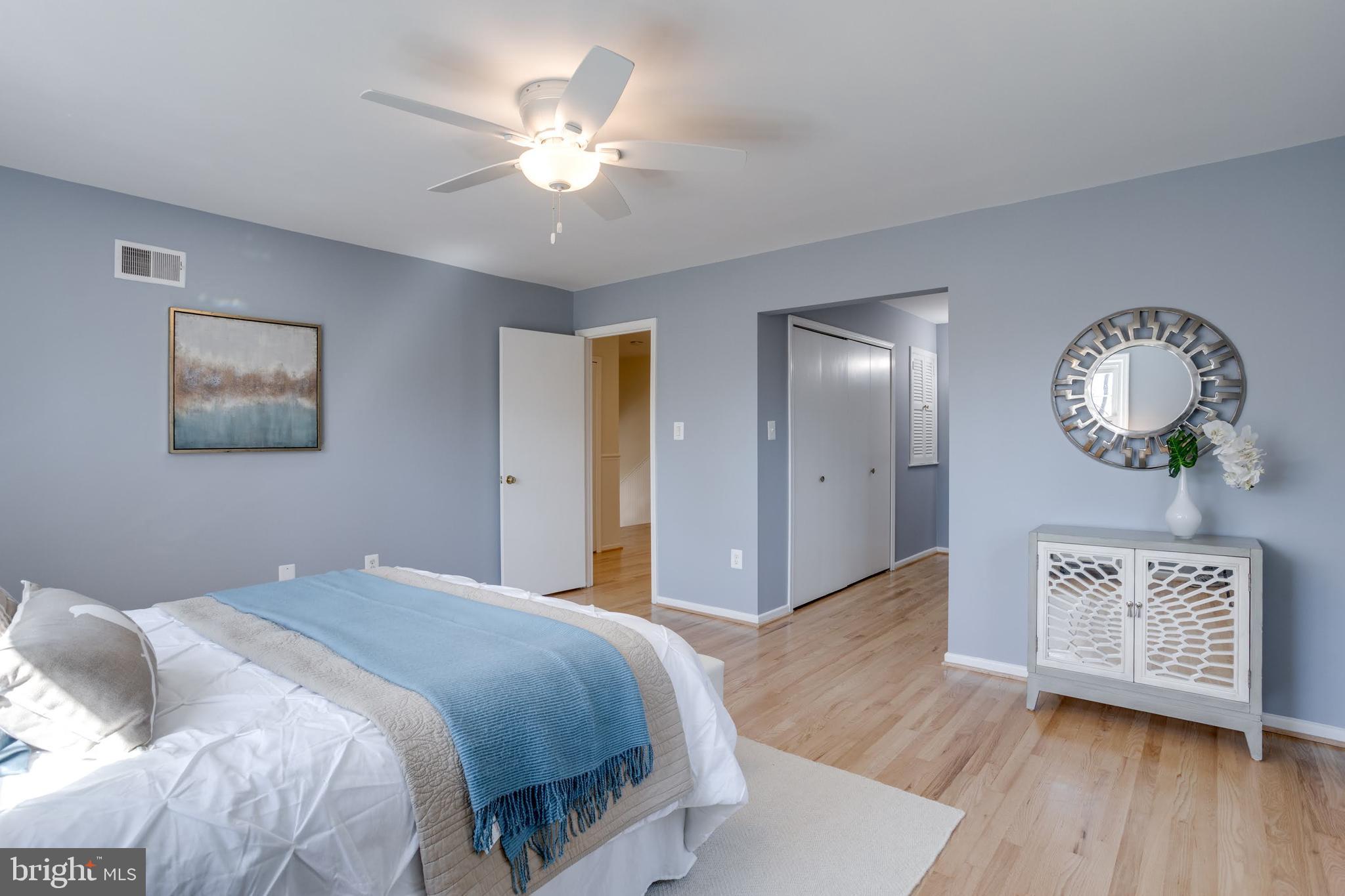 COUNTRY CLUB VIEW - Residential