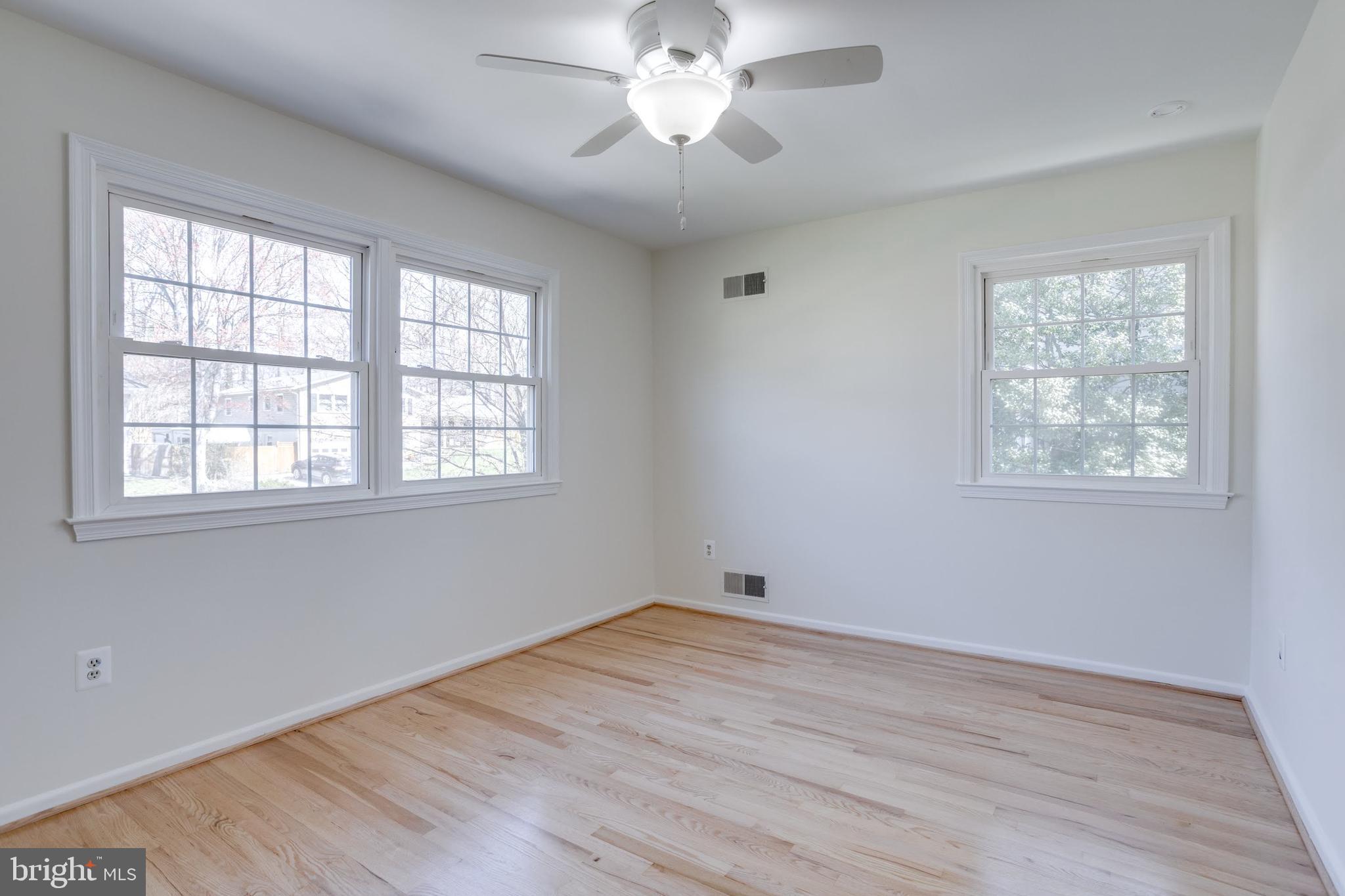 COUNTRY CLUB VIEW - Residential