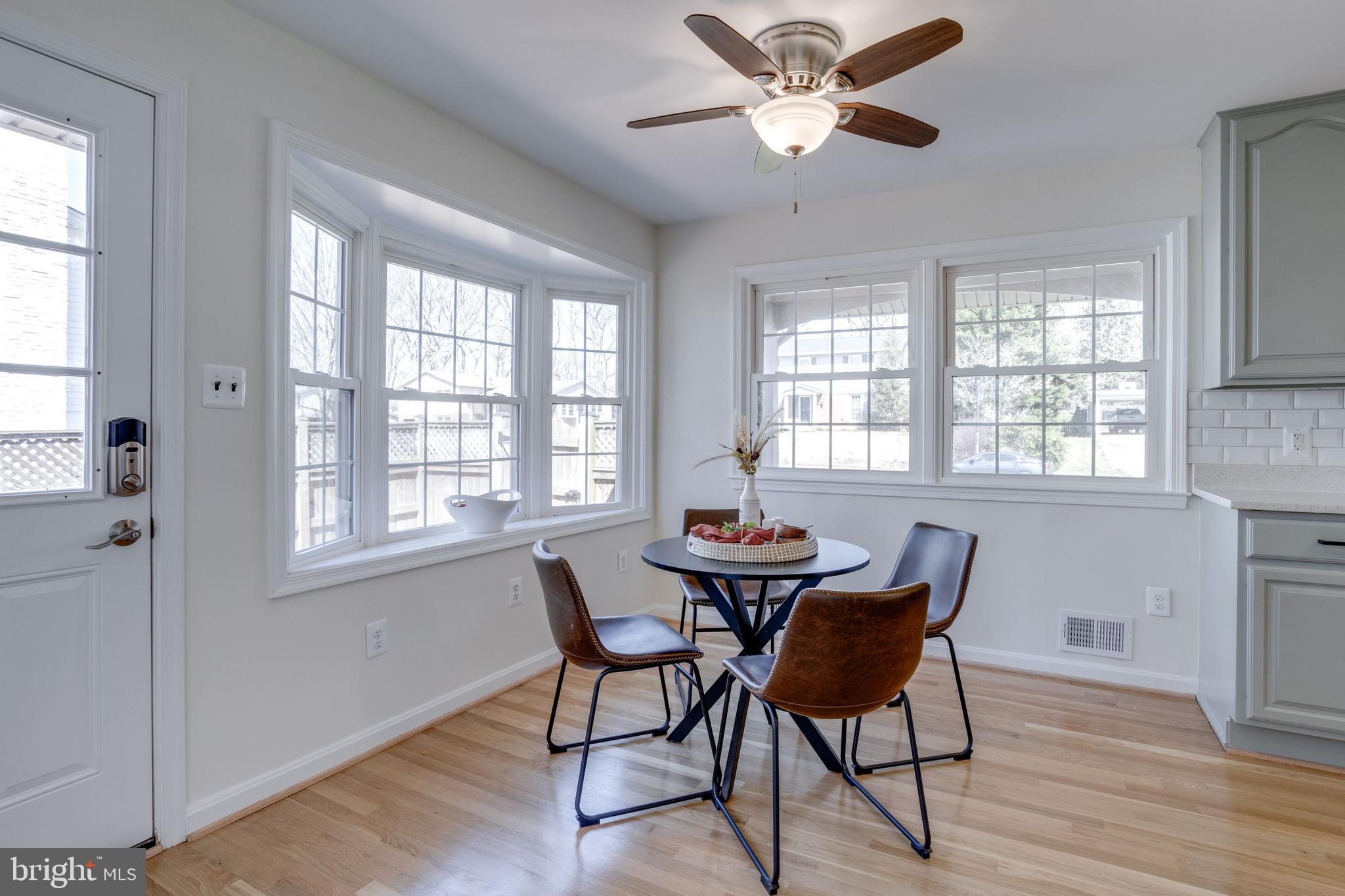 COUNTRY CLUB VIEW - Residential