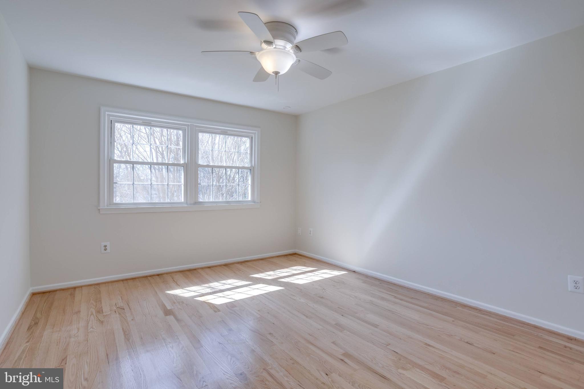 COUNTRY CLUB VIEW - Residential