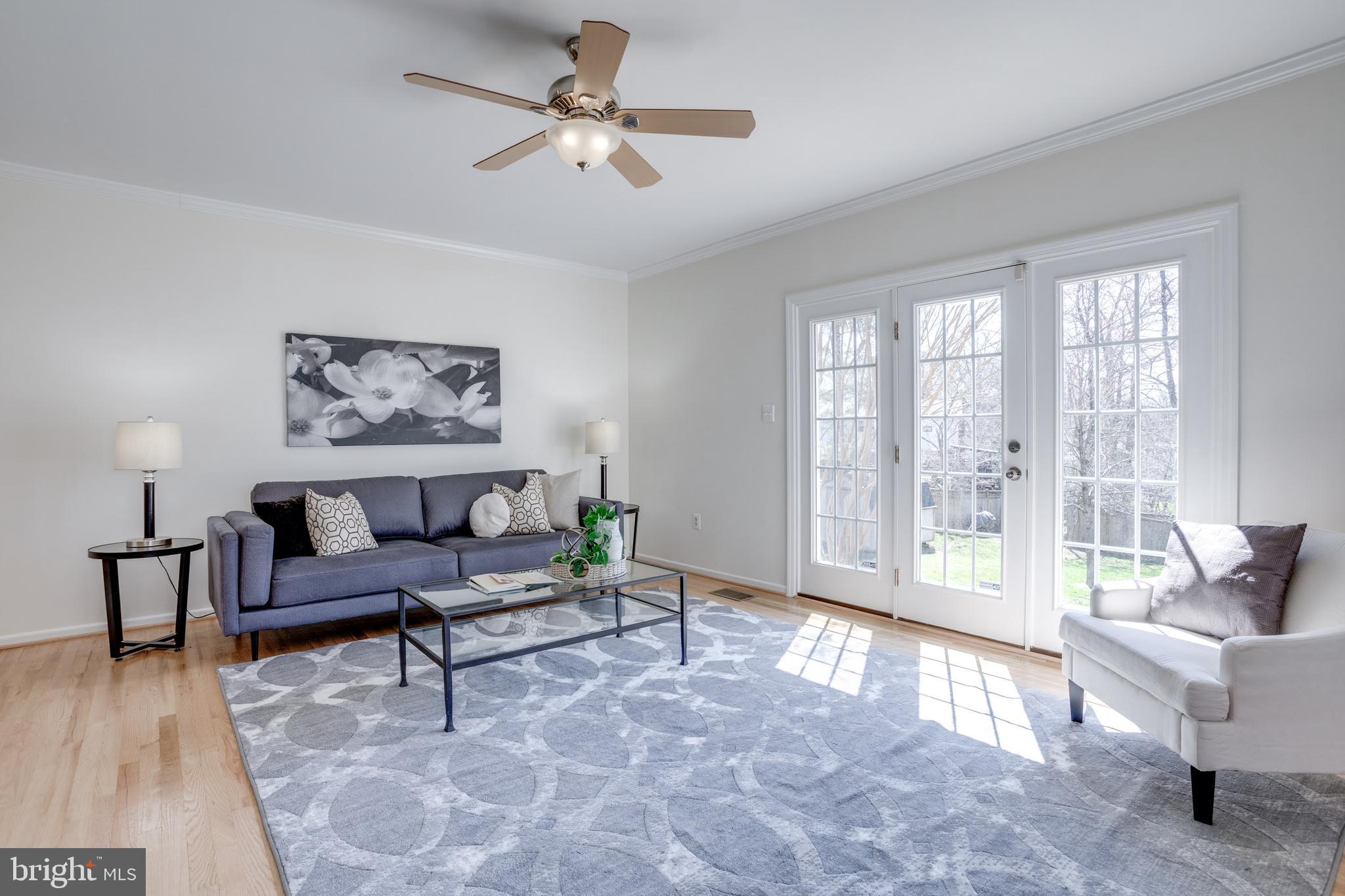 COUNTRY CLUB VIEW - Residential