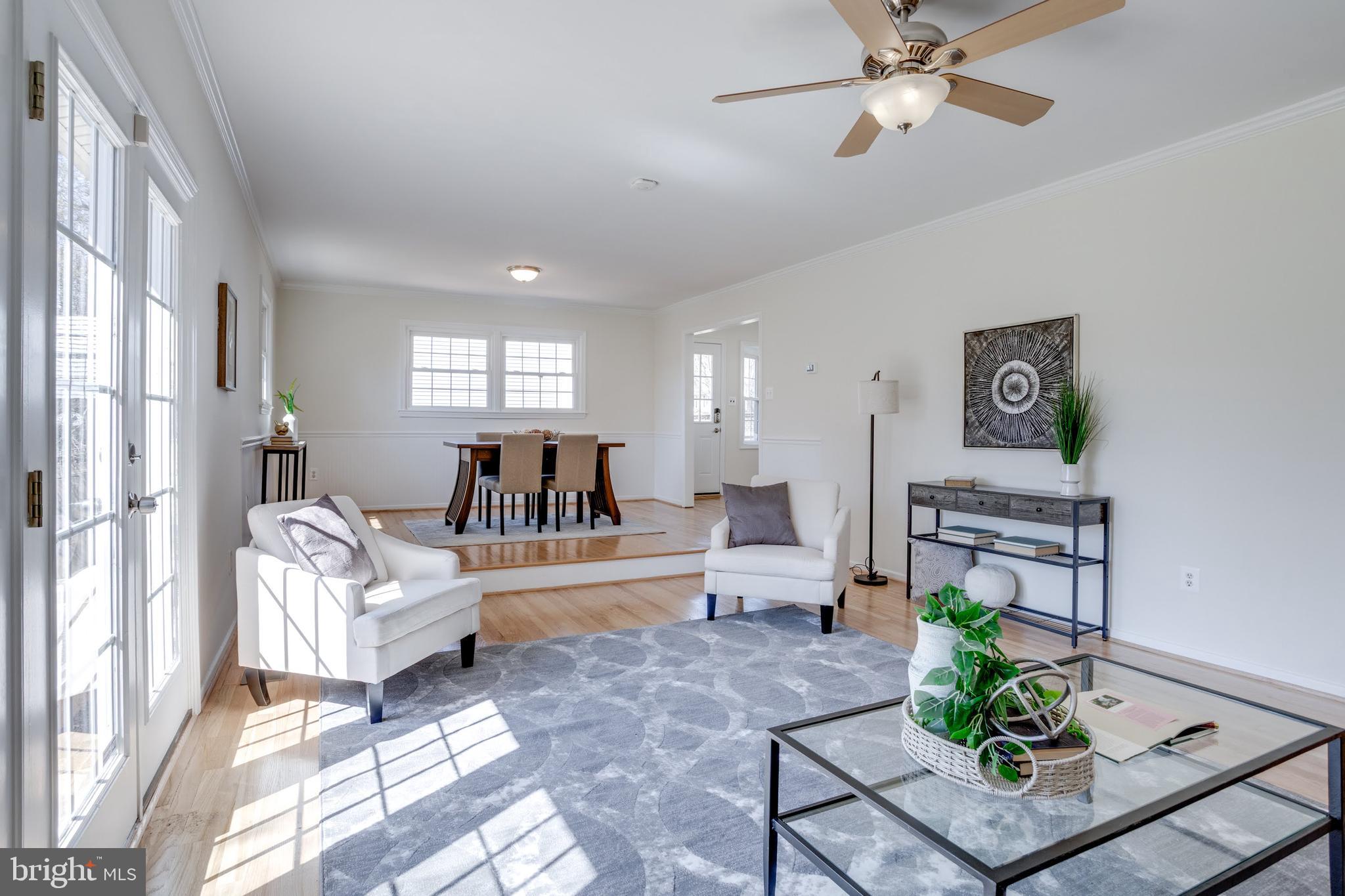 COUNTRY CLUB VIEW - Residential