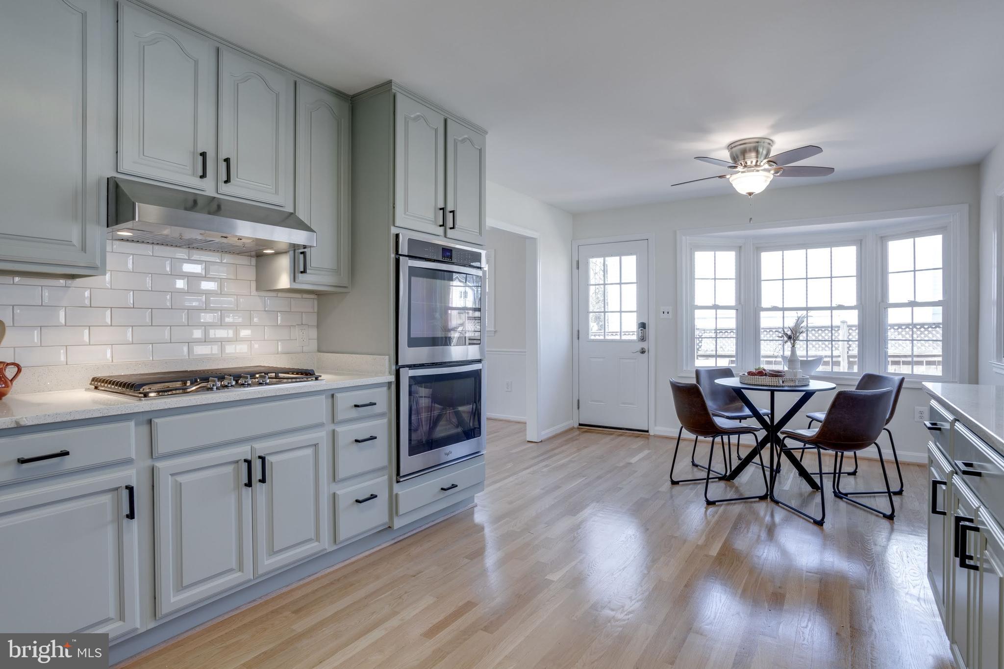 COUNTRY CLUB VIEW - Residential